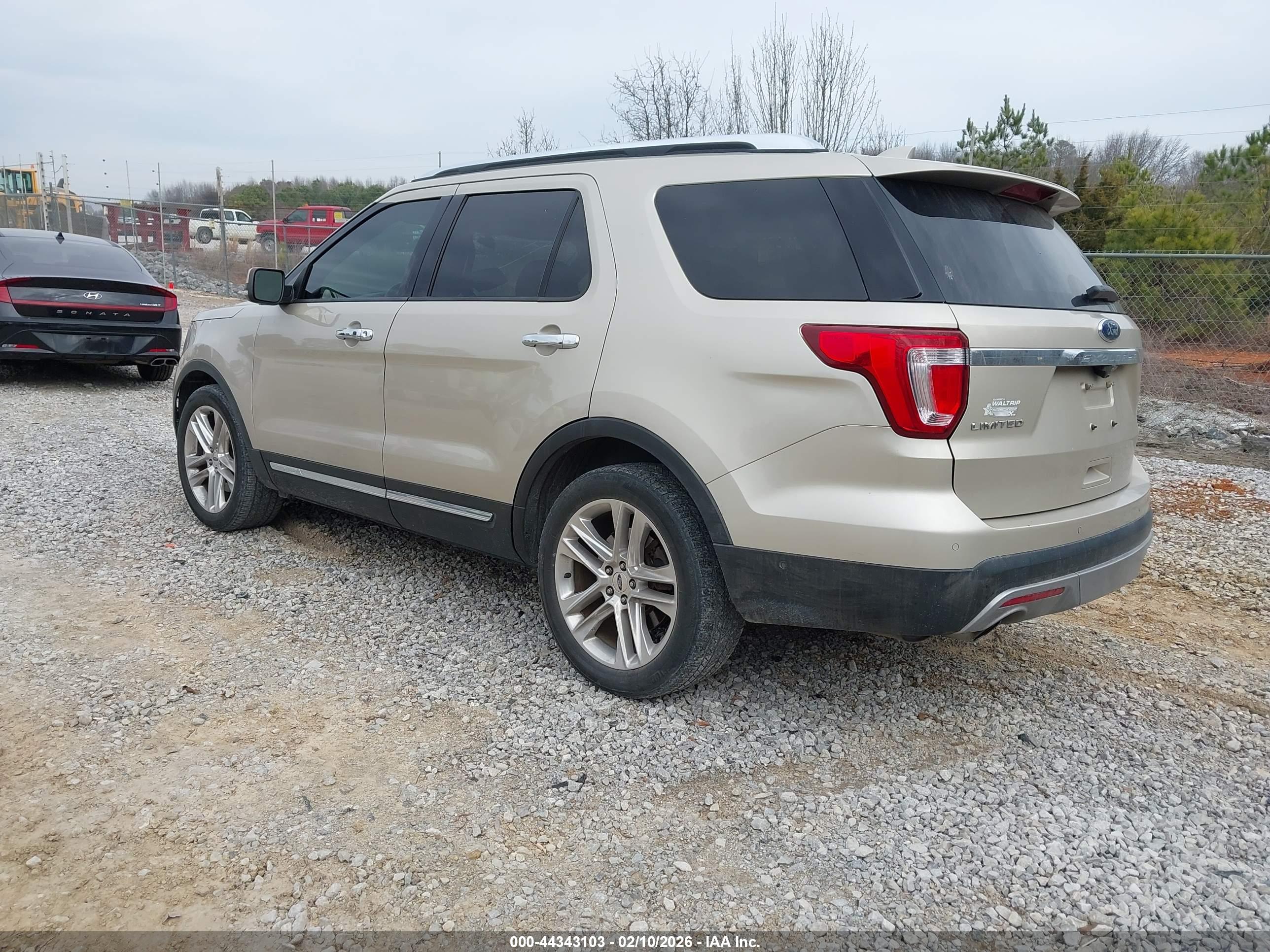 FORD EXPLORER image 3