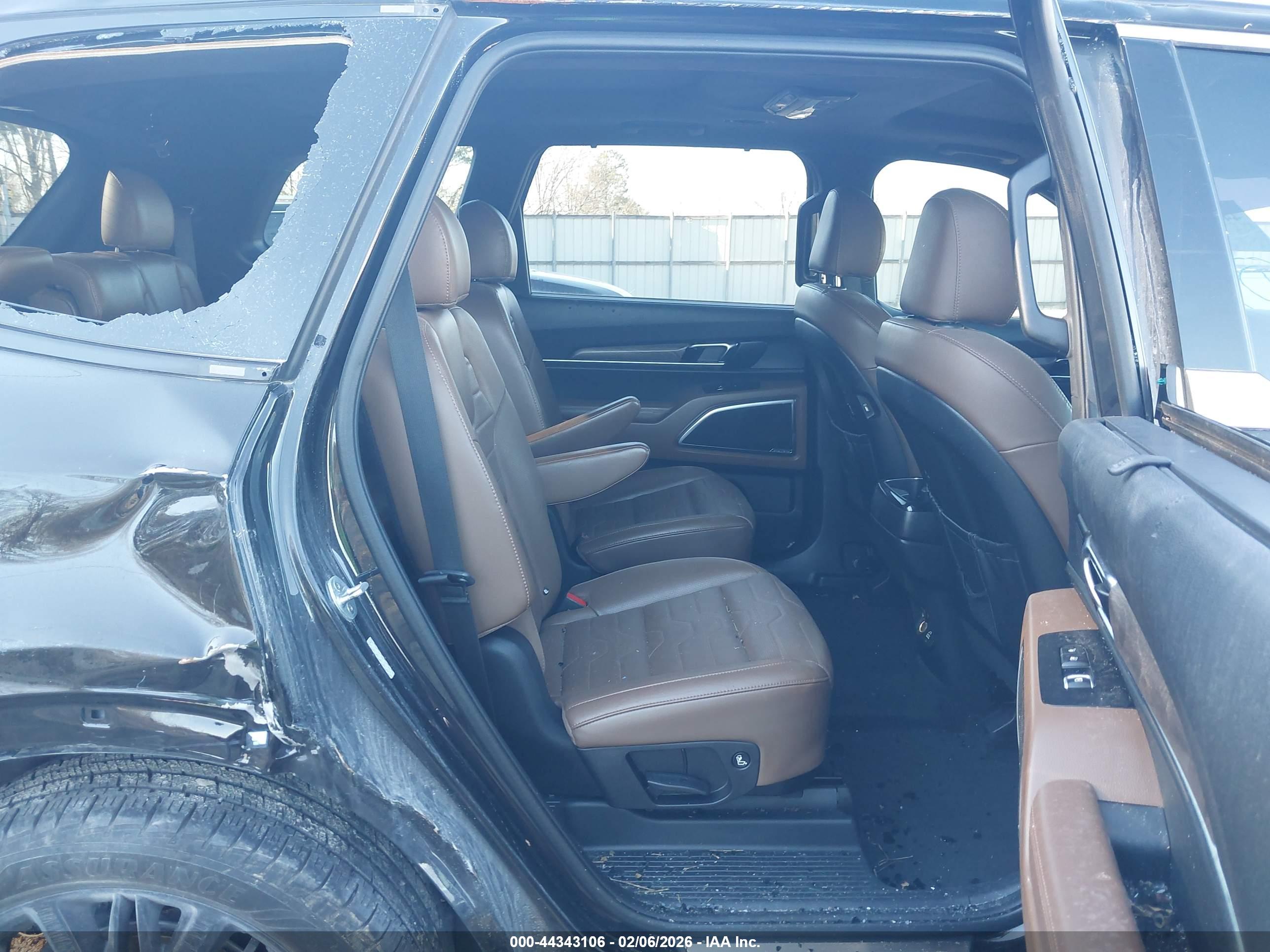 KIA TELLURIDE image 8