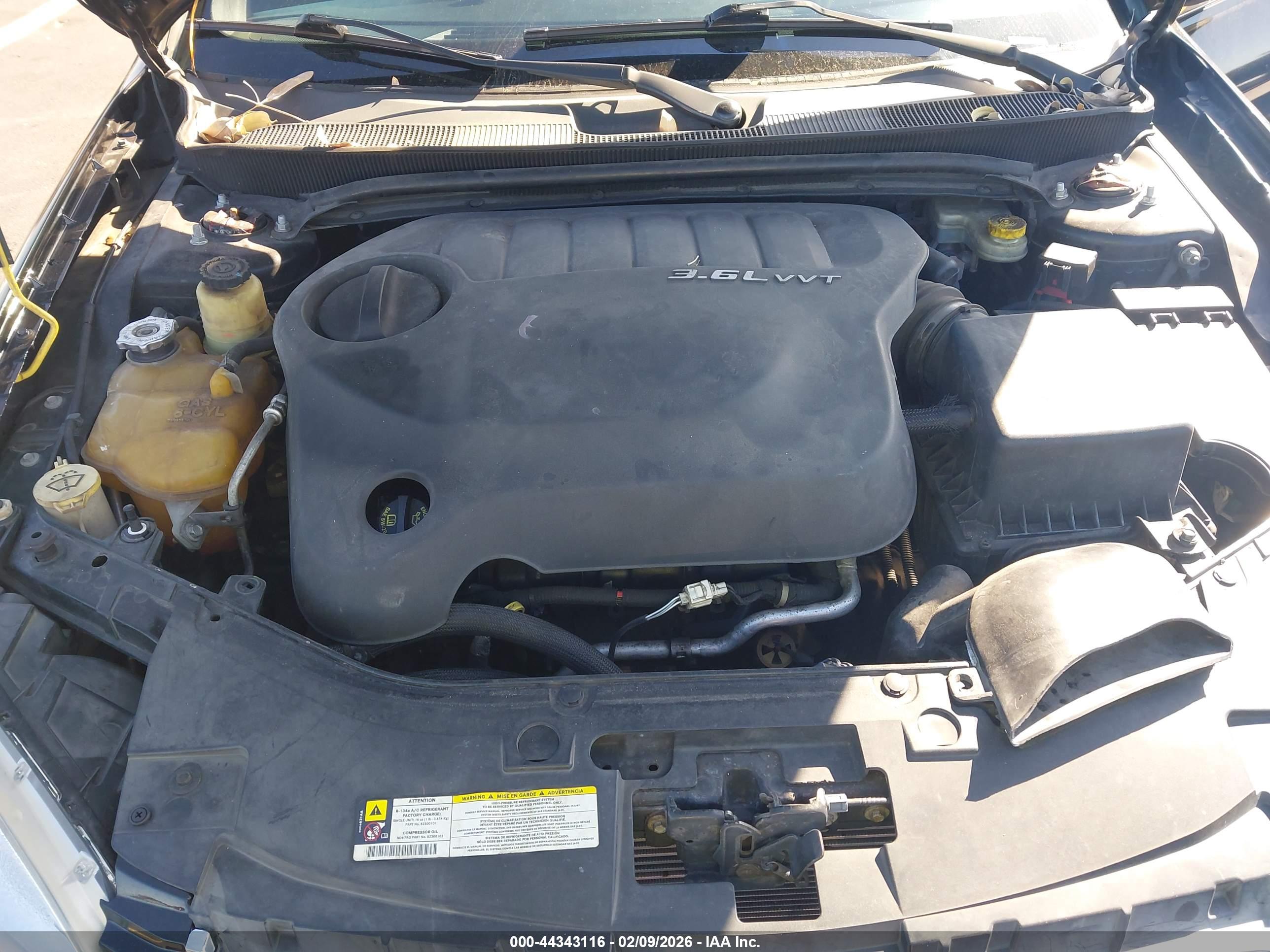 CHRYSLER 200 image 10