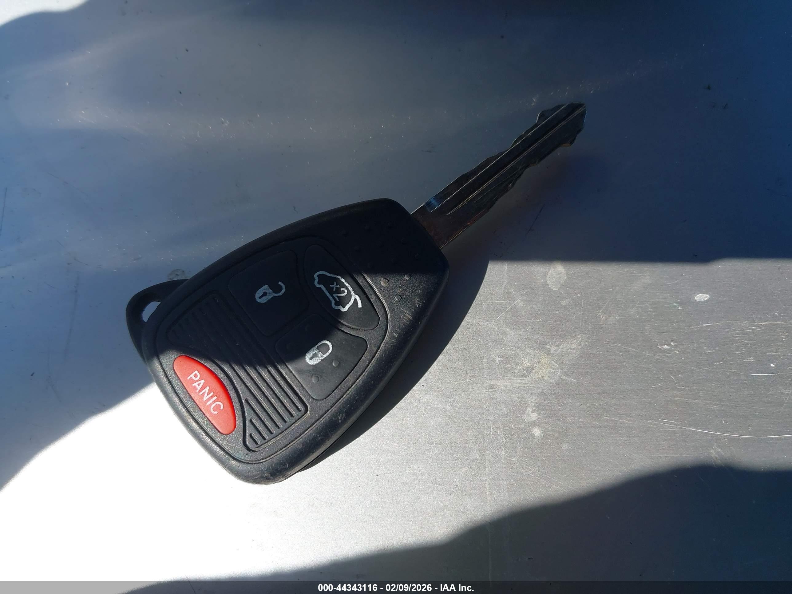 CHRYSLER 200 image 11