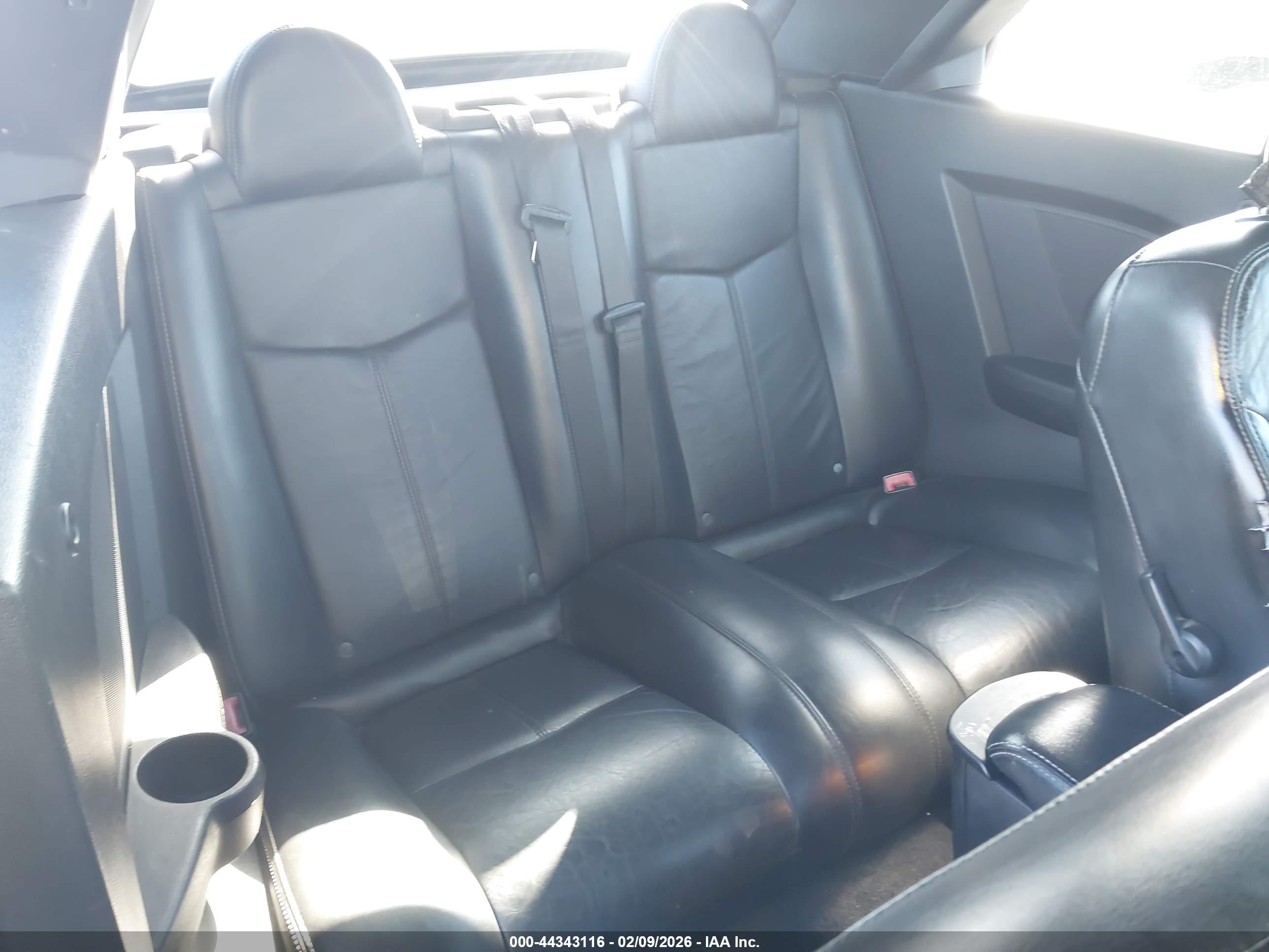 CHRYSLER 200 image 8
