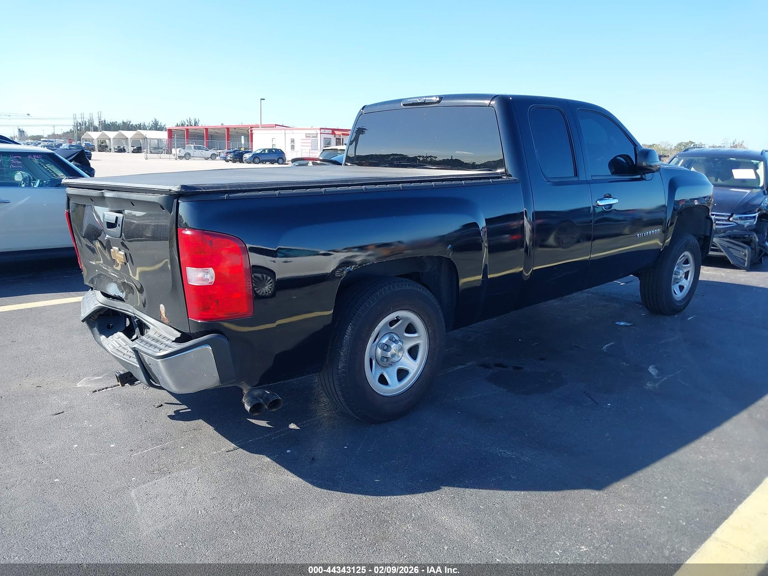 CHEVROLET SILVERADO image 4