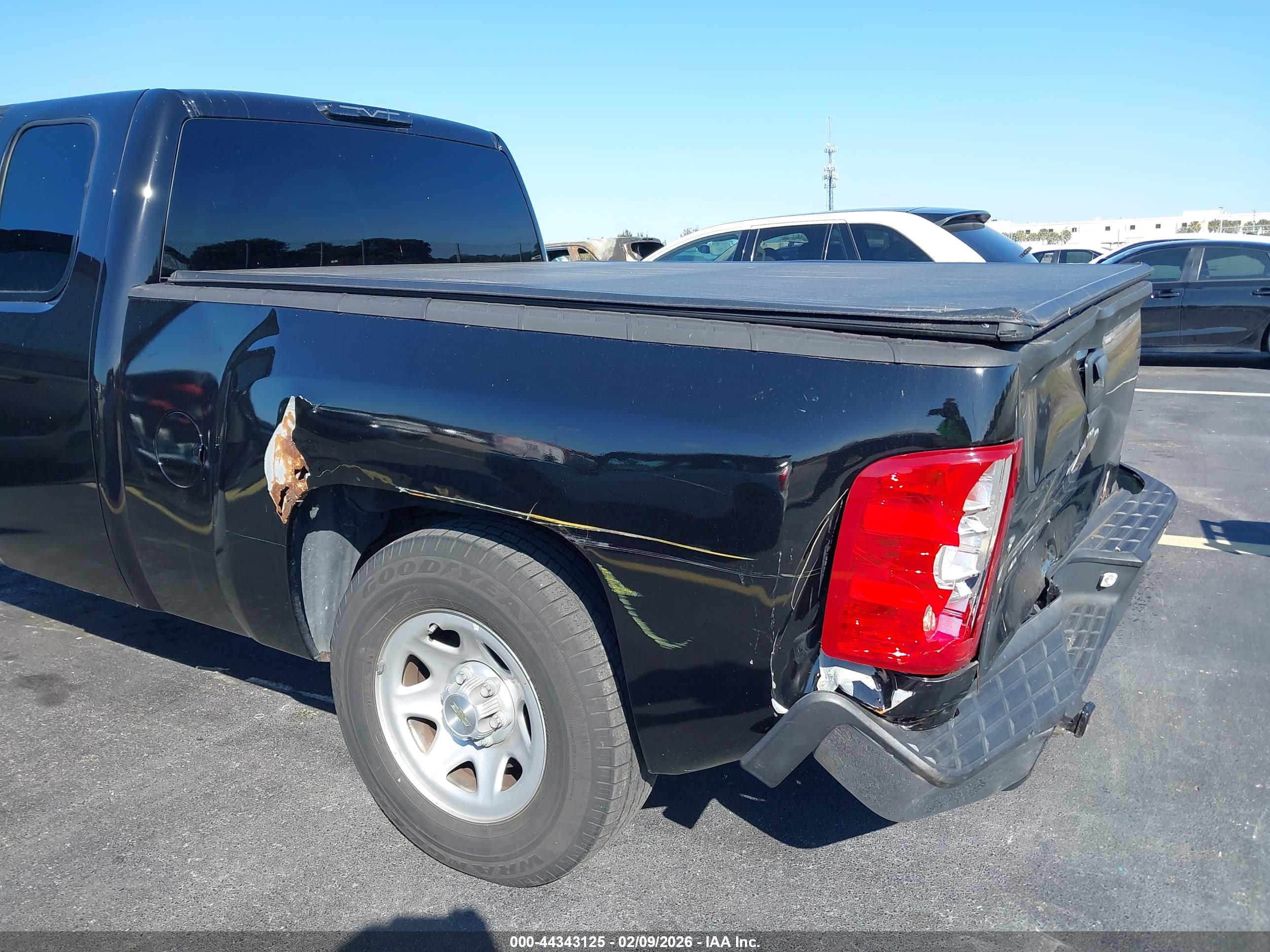 CHEVROLET SILVERADO image 6