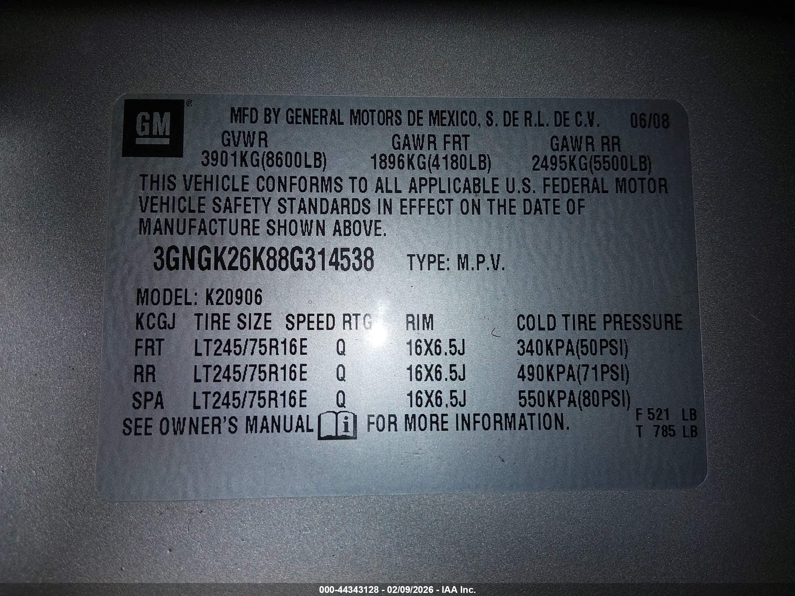 CHEVROLET SUBURBAN image 9