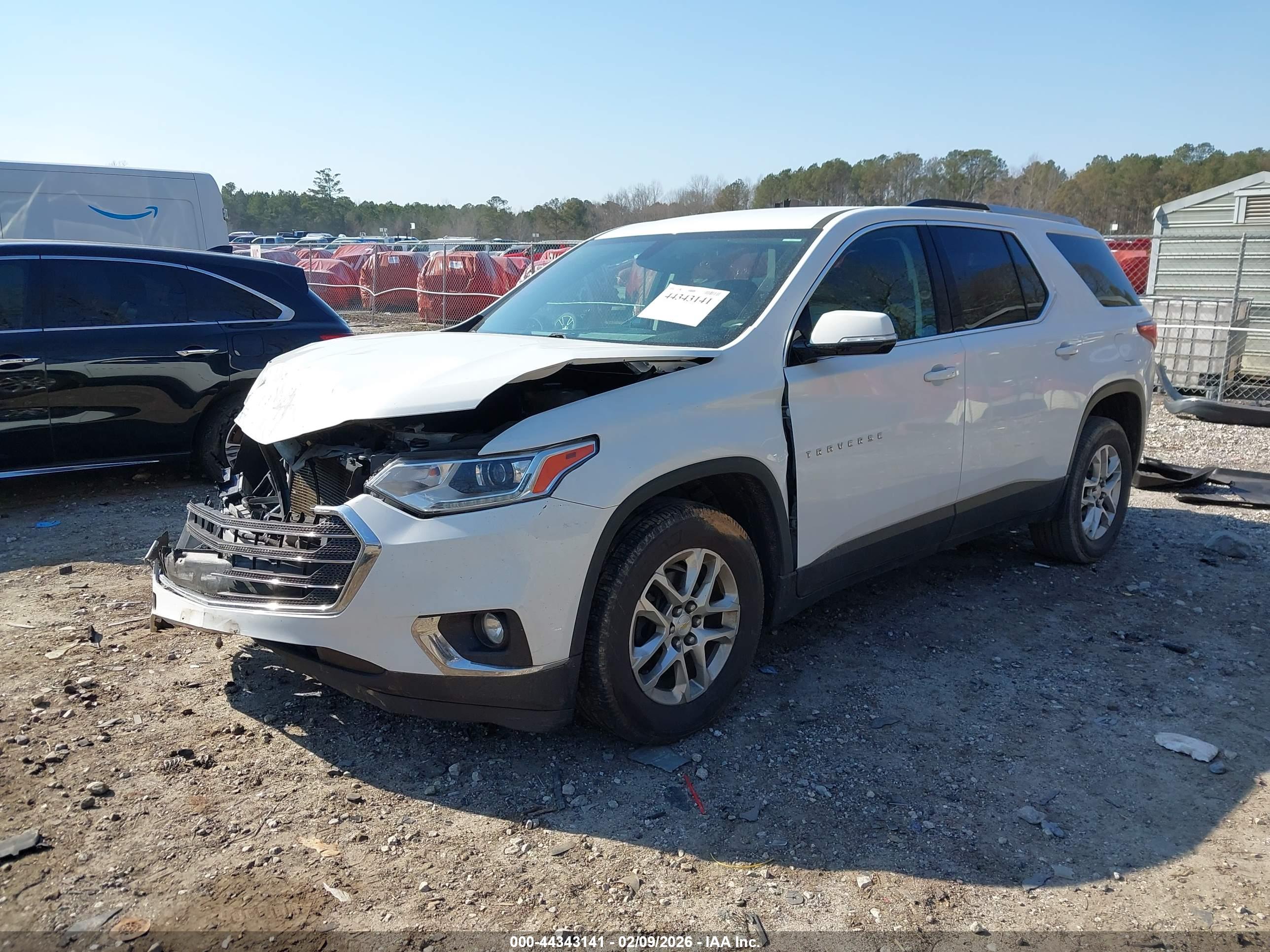 CHEVROLET TRAVERSE image 2
