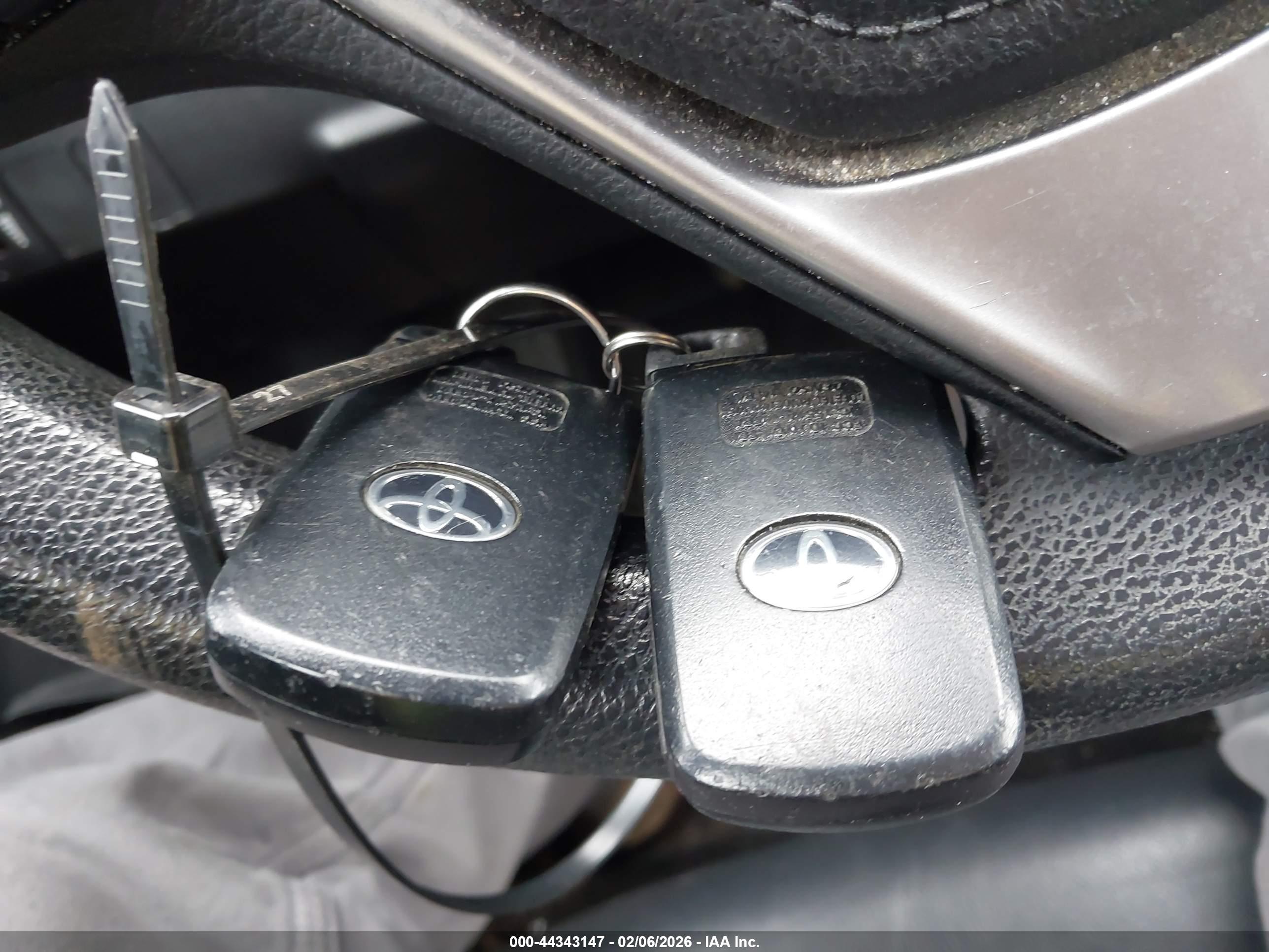 TOYOTA COROLLA image 11