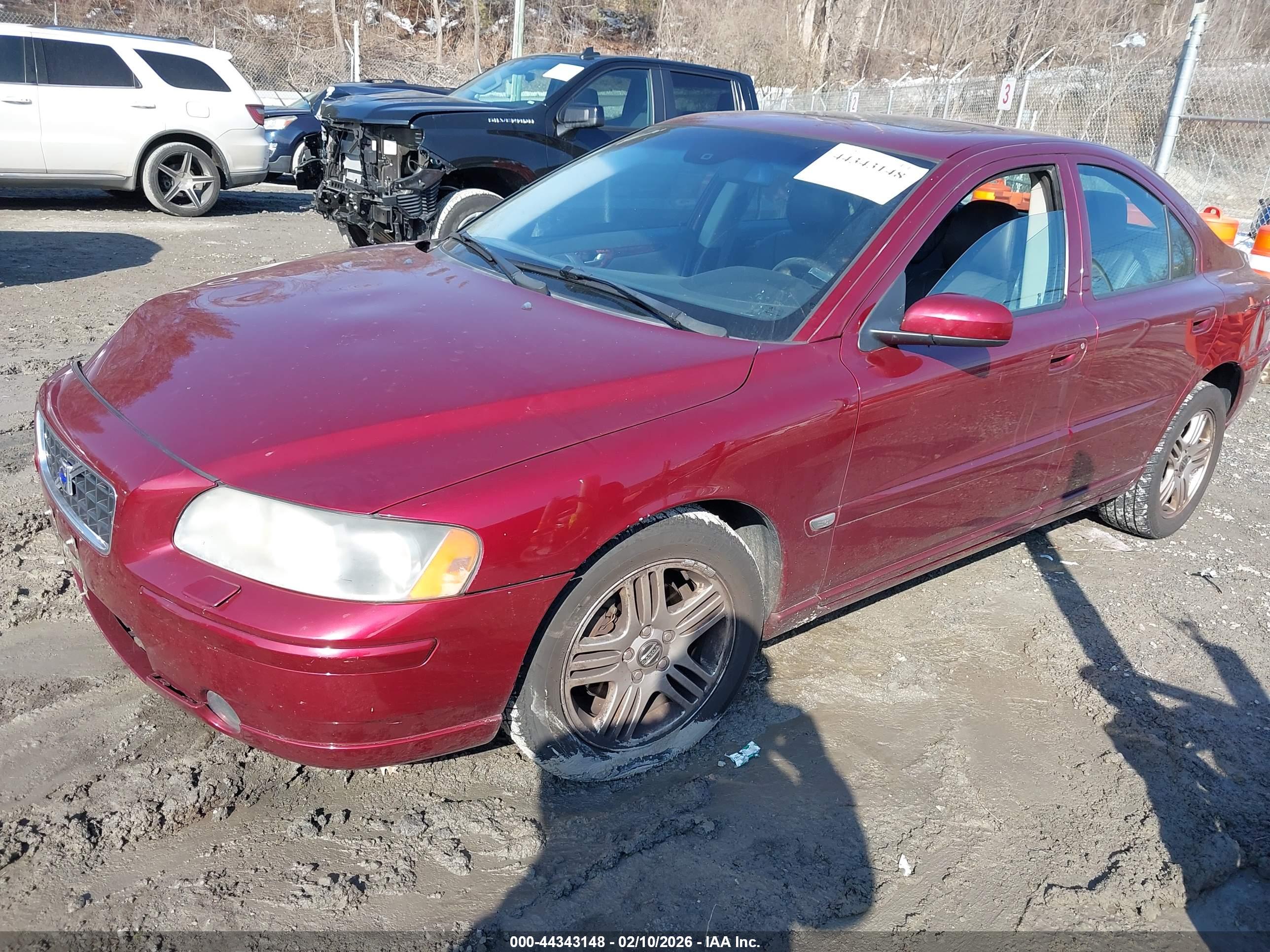 VOLVO S60 image 2