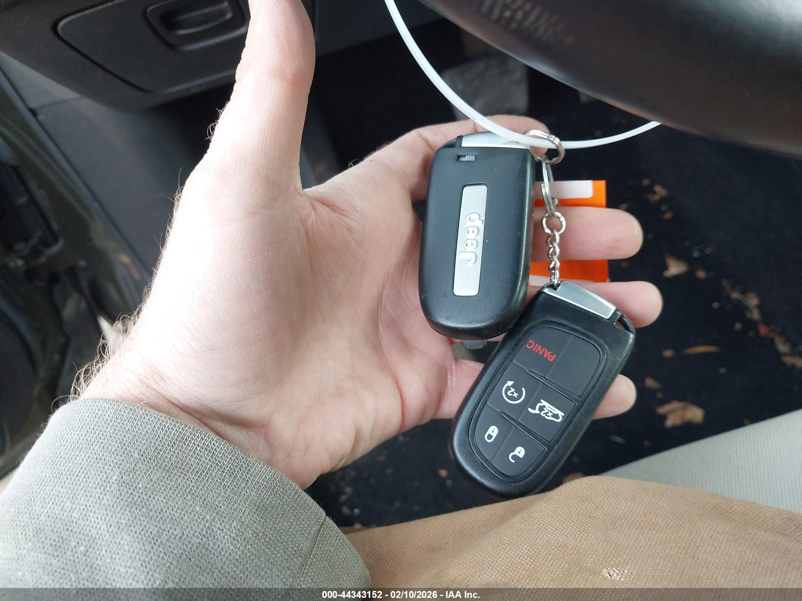 JEEP CHEROKEE image 11