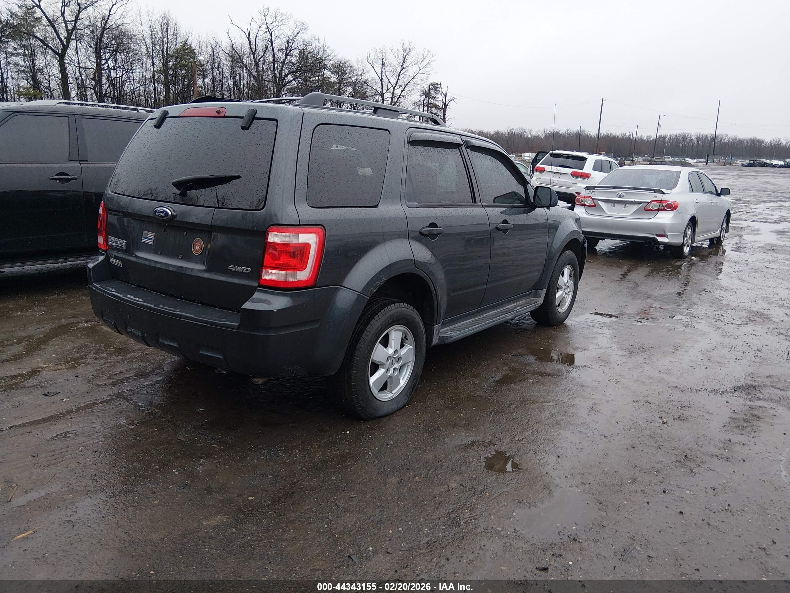 FORD ESCAPE image 4