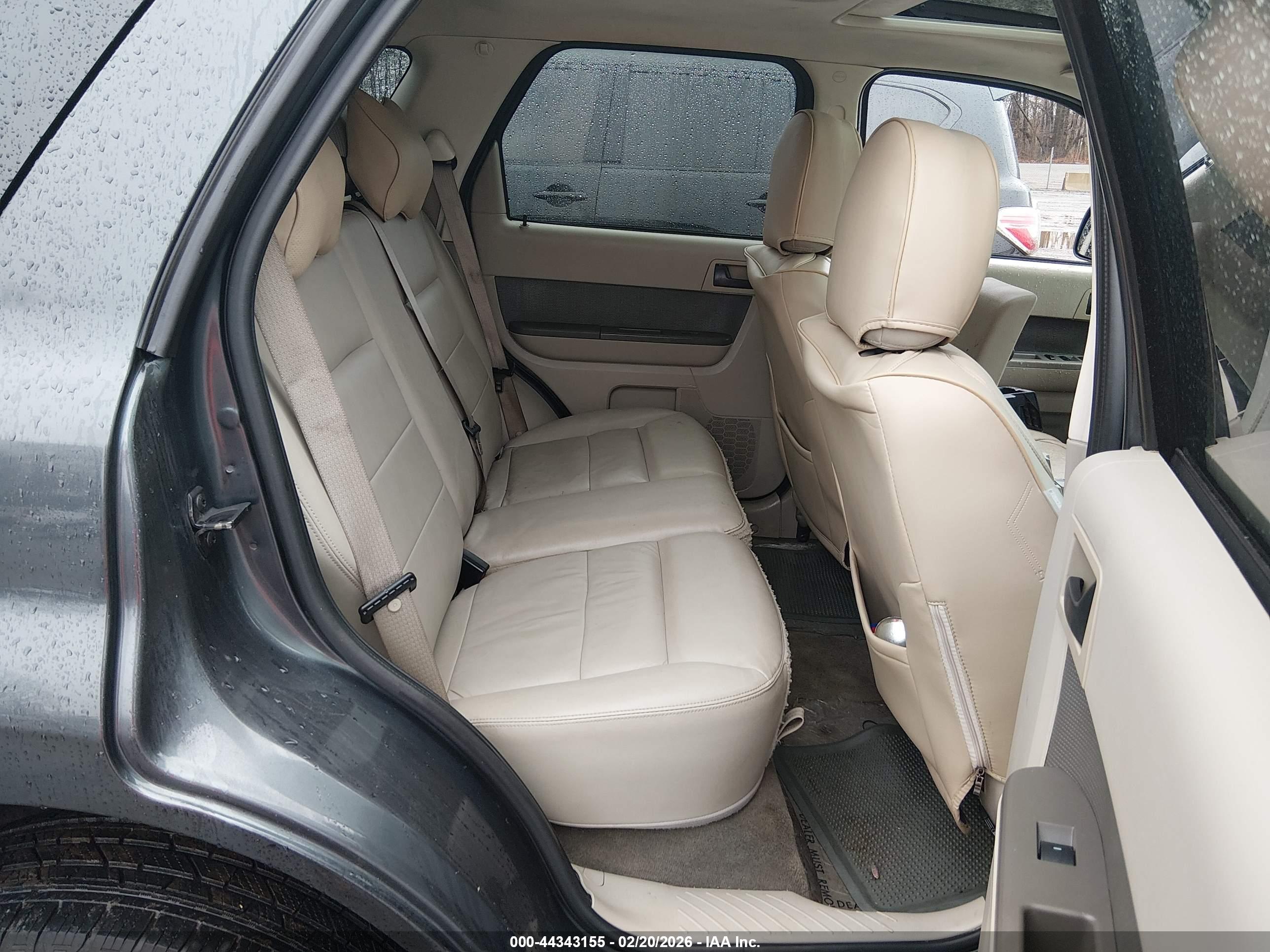 FORD ESCAPE image 8