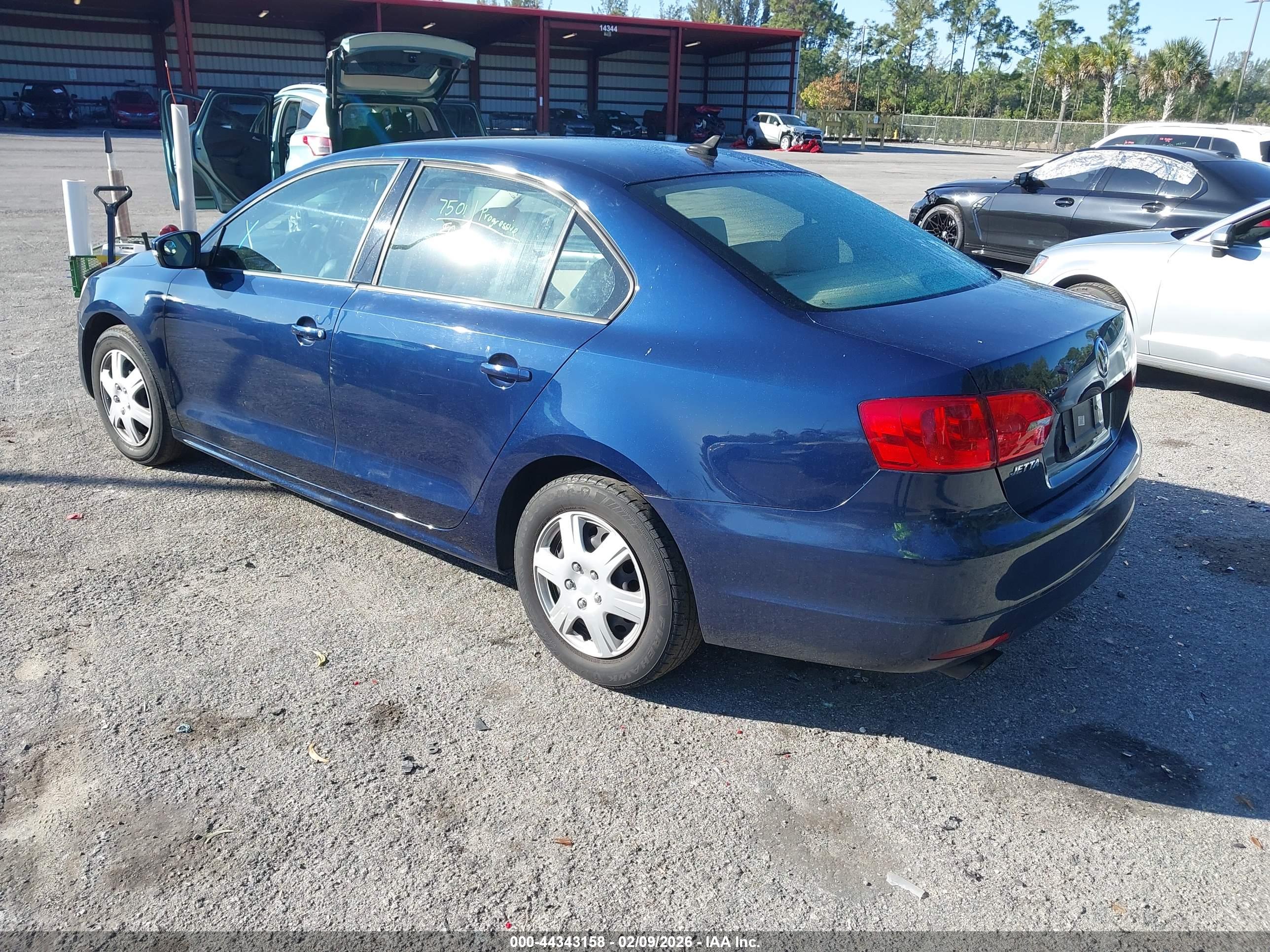 VOLKSWAGEN JETTA image 3