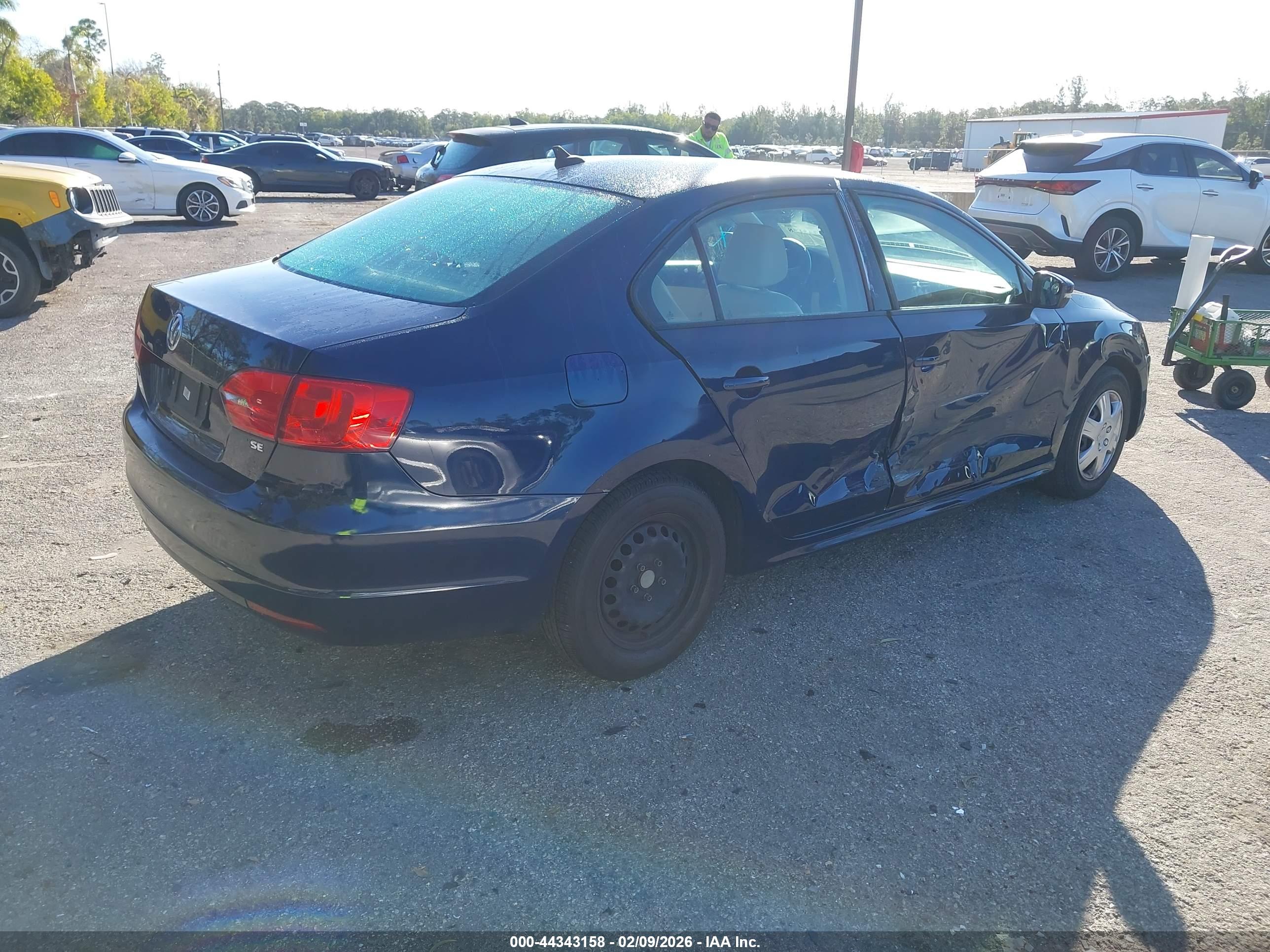 VOLKSWAGEN JETTA image 4