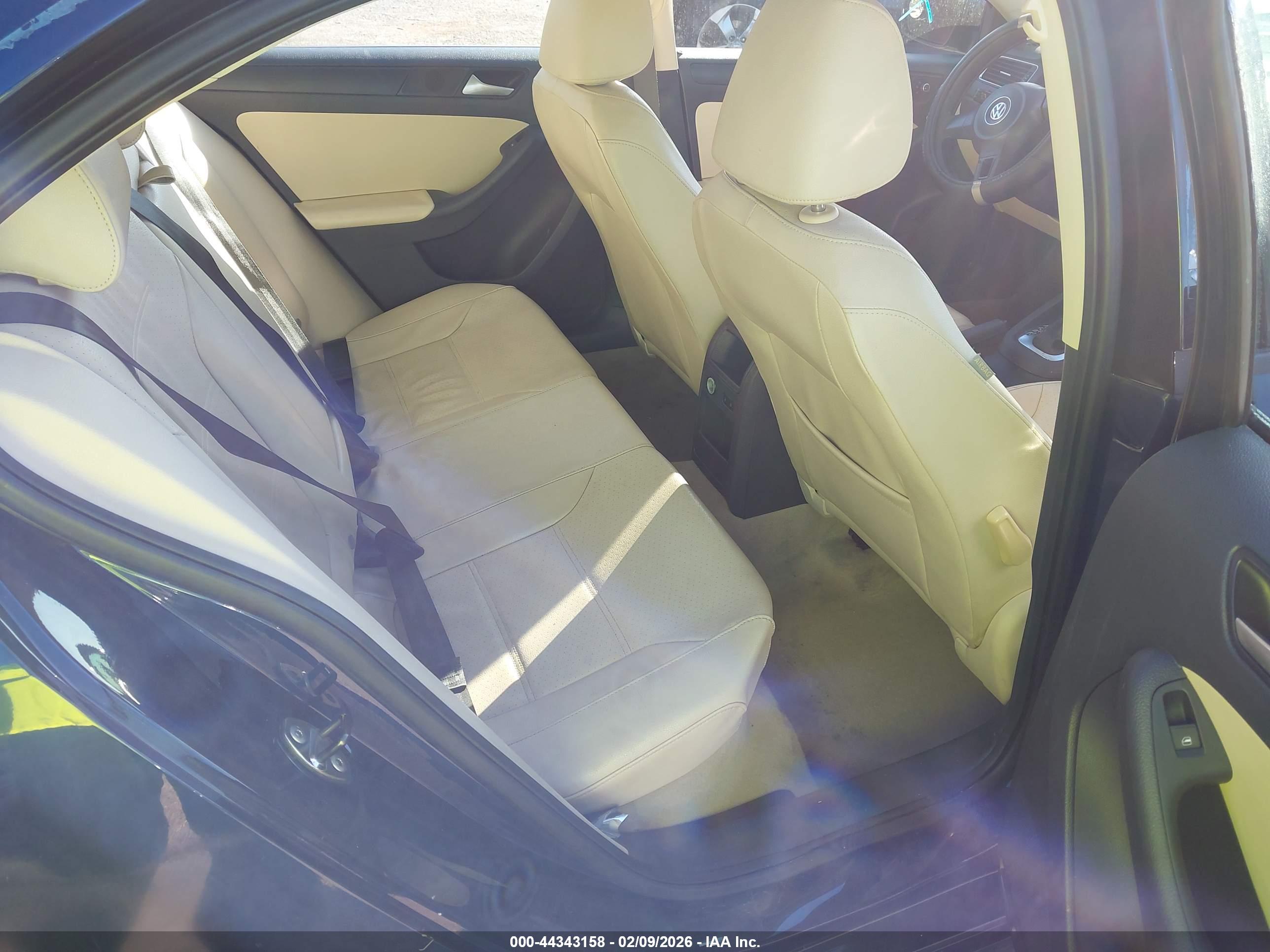VOLKSWAGEN JETTA image 8