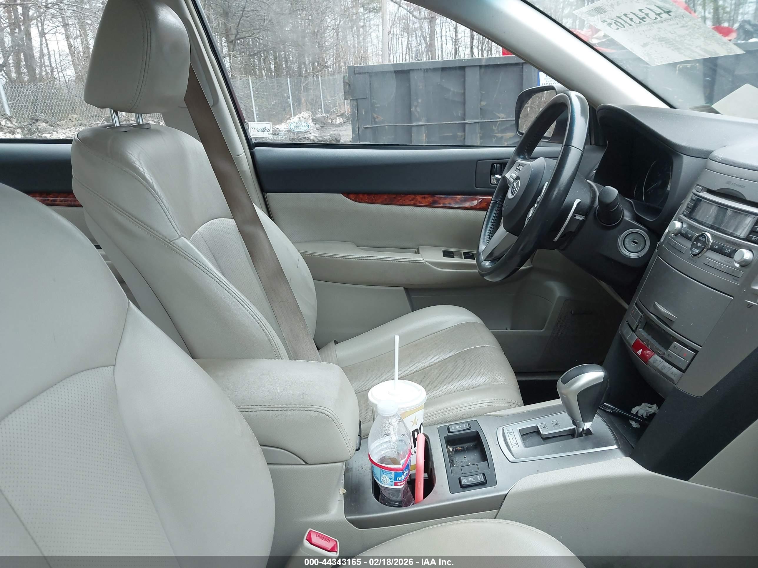 SUBARU LEGACY image 5