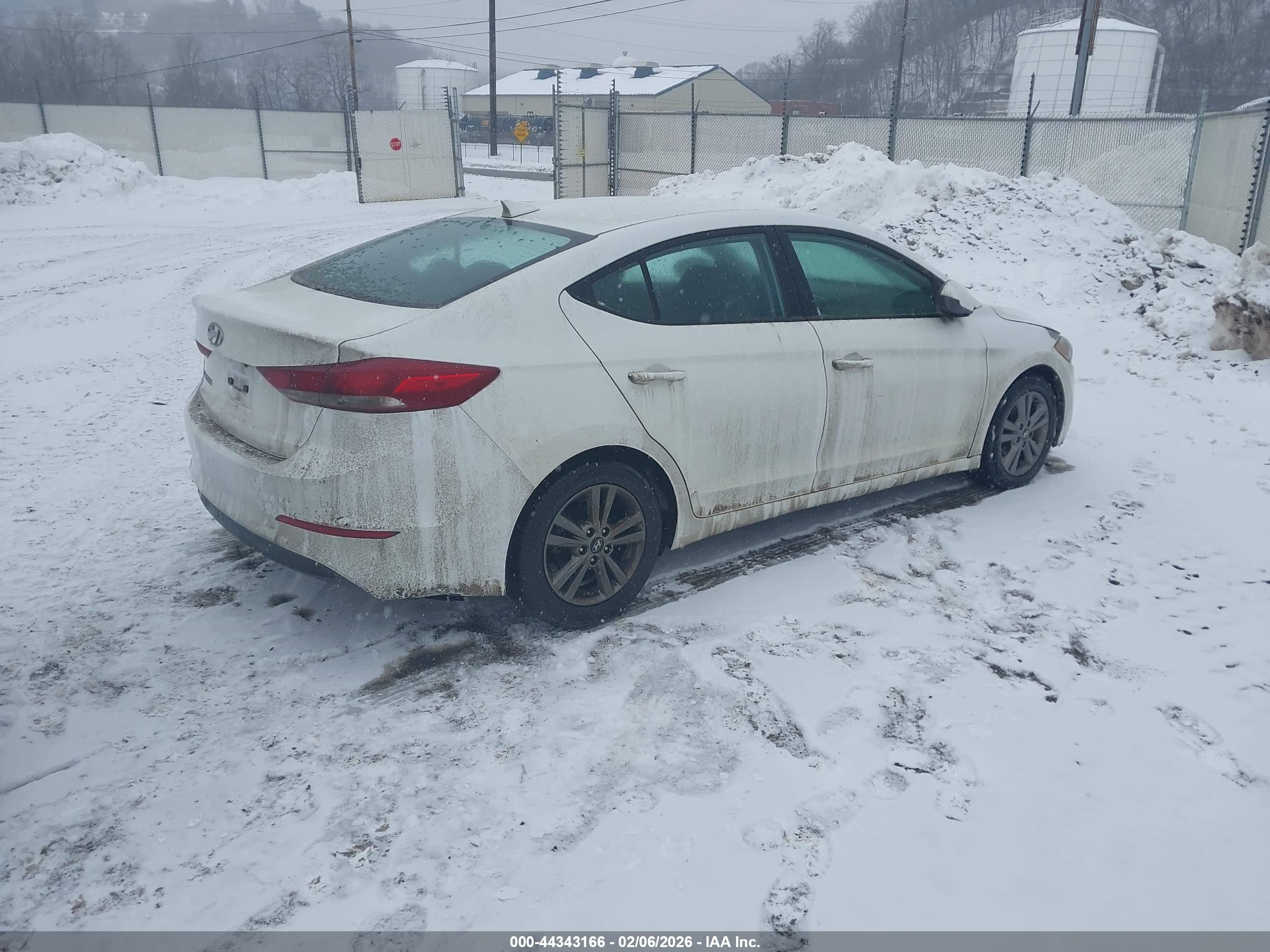 HYUNDAI ELANTRA image 4
