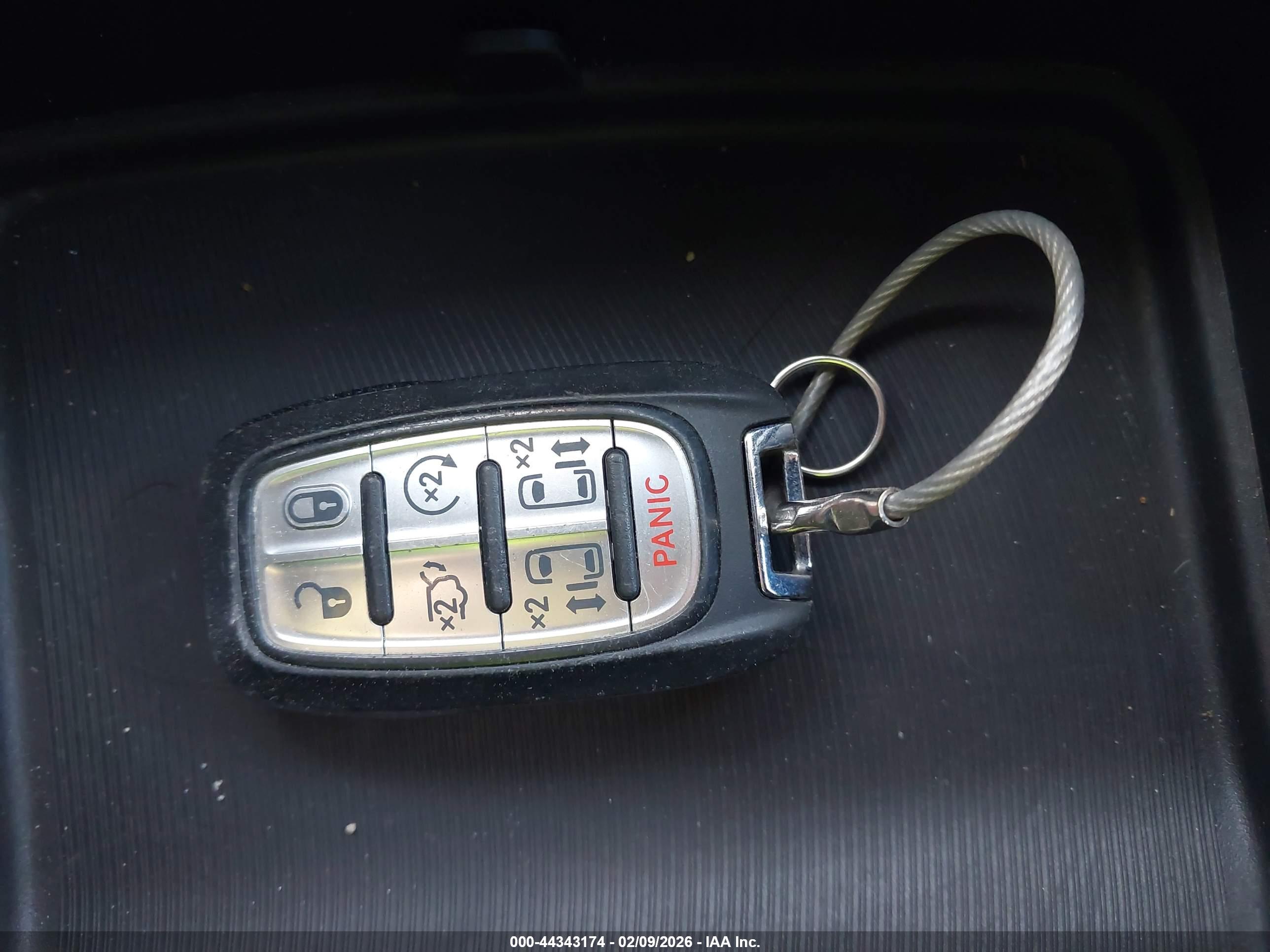 CHRYSLER PACIFICA image 11