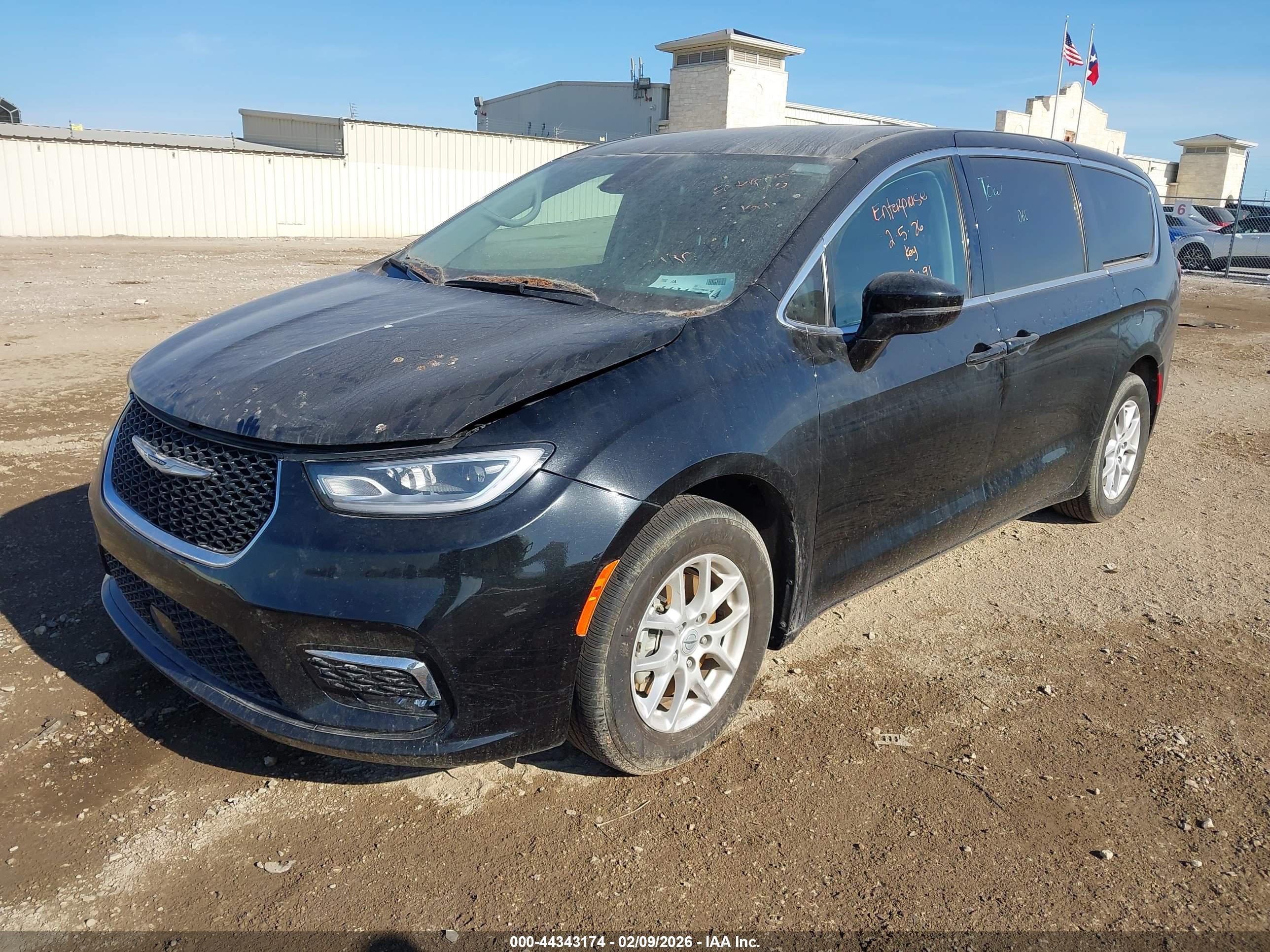 CHRYSLER PACIFICA image 2