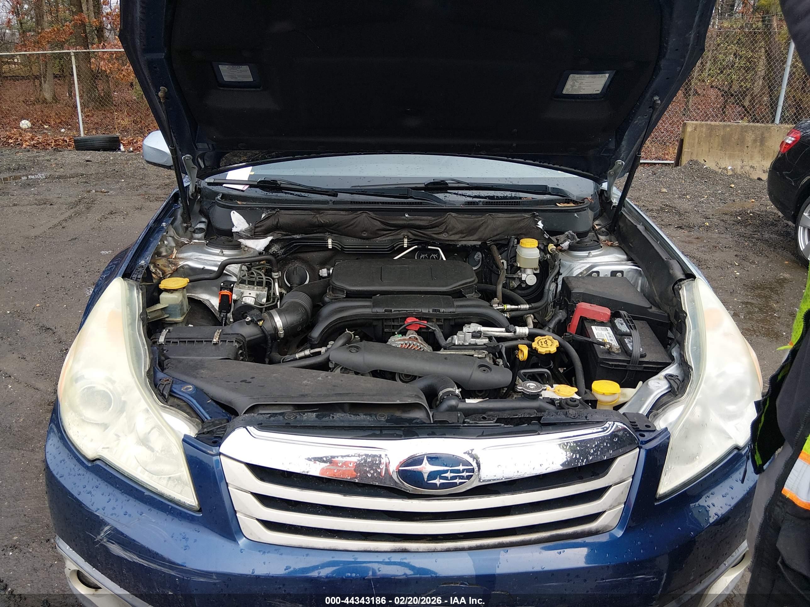 SUBARU OUTBACK image 10