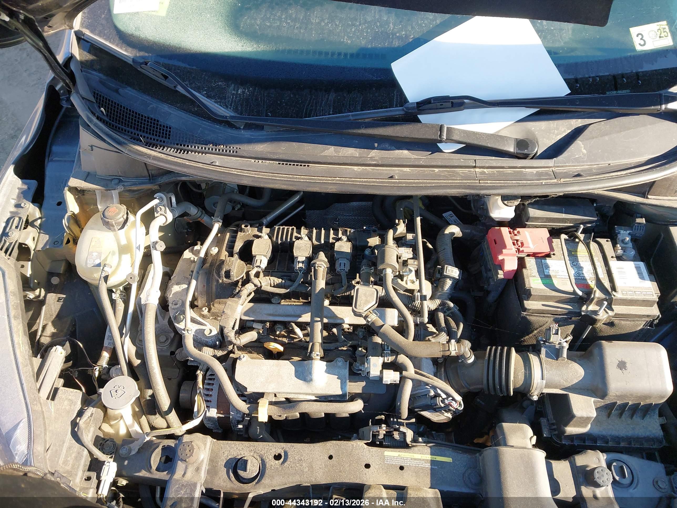 NISSAN VERSA image 10