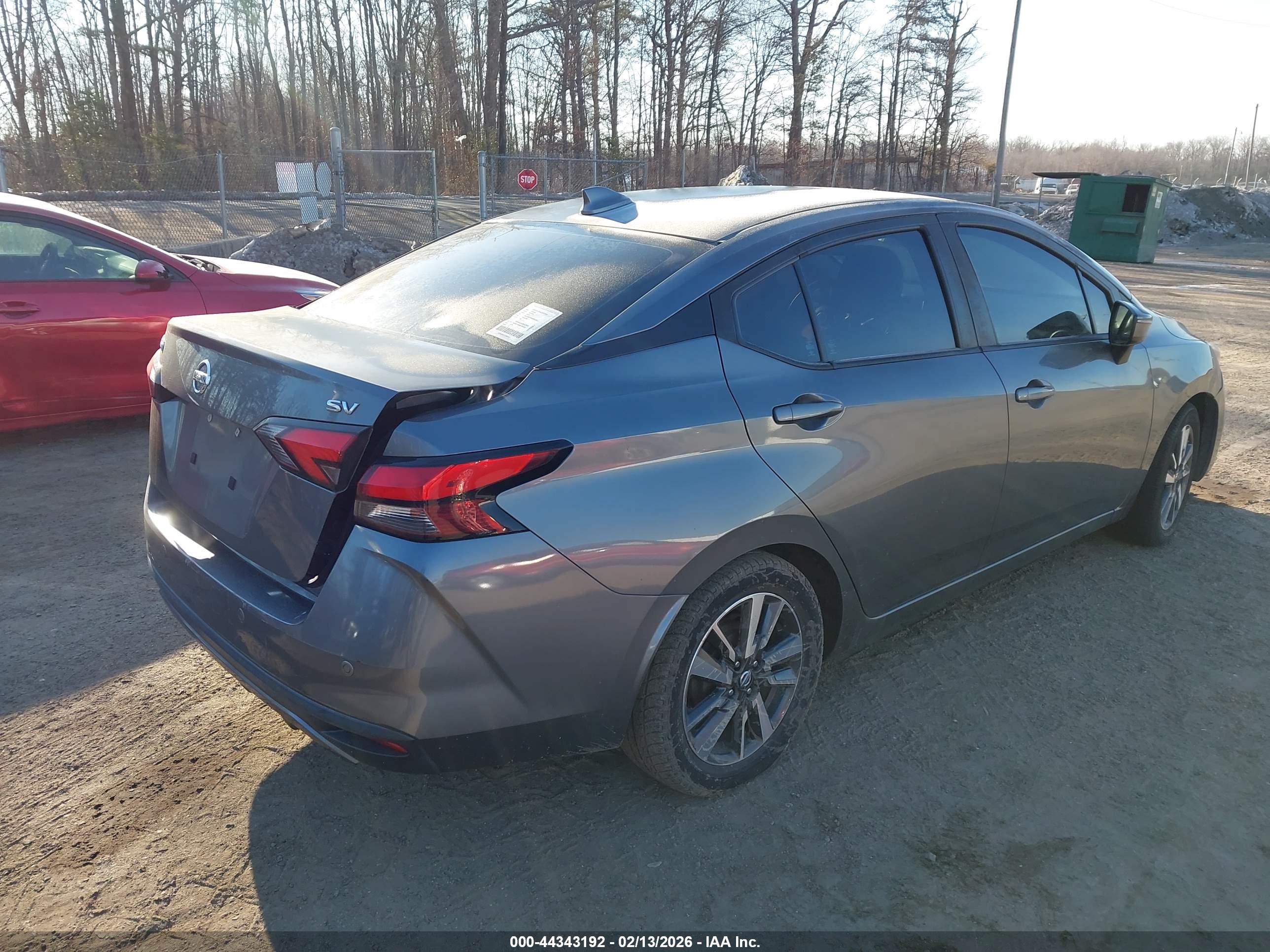 NISSAN VERSA image 4