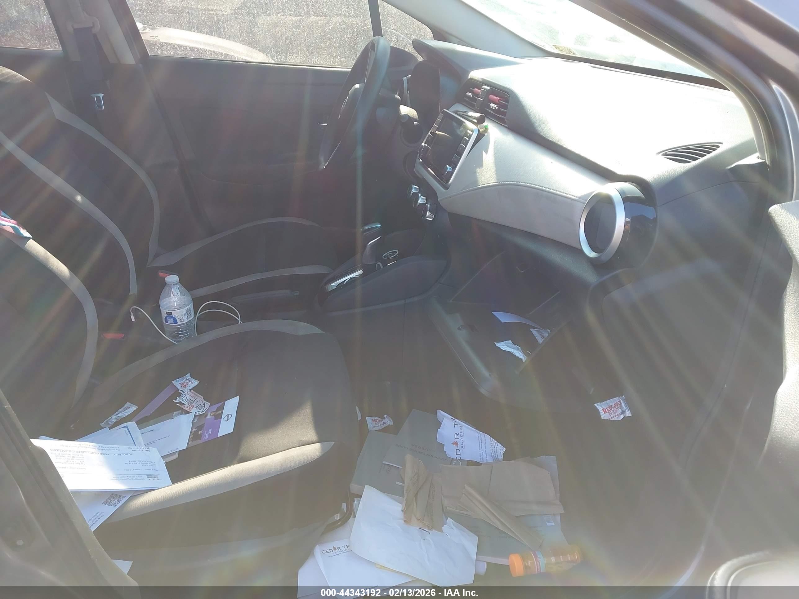 NISSAN VERSA image 5