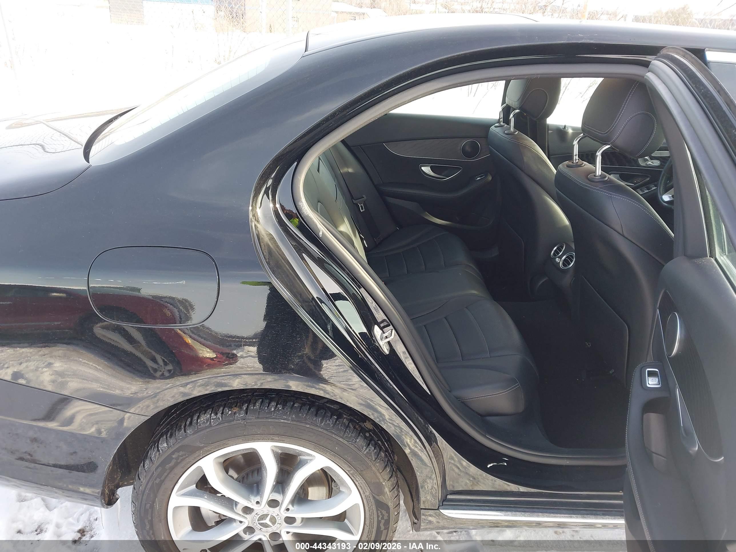 MERCEDES-BENZ C image 8