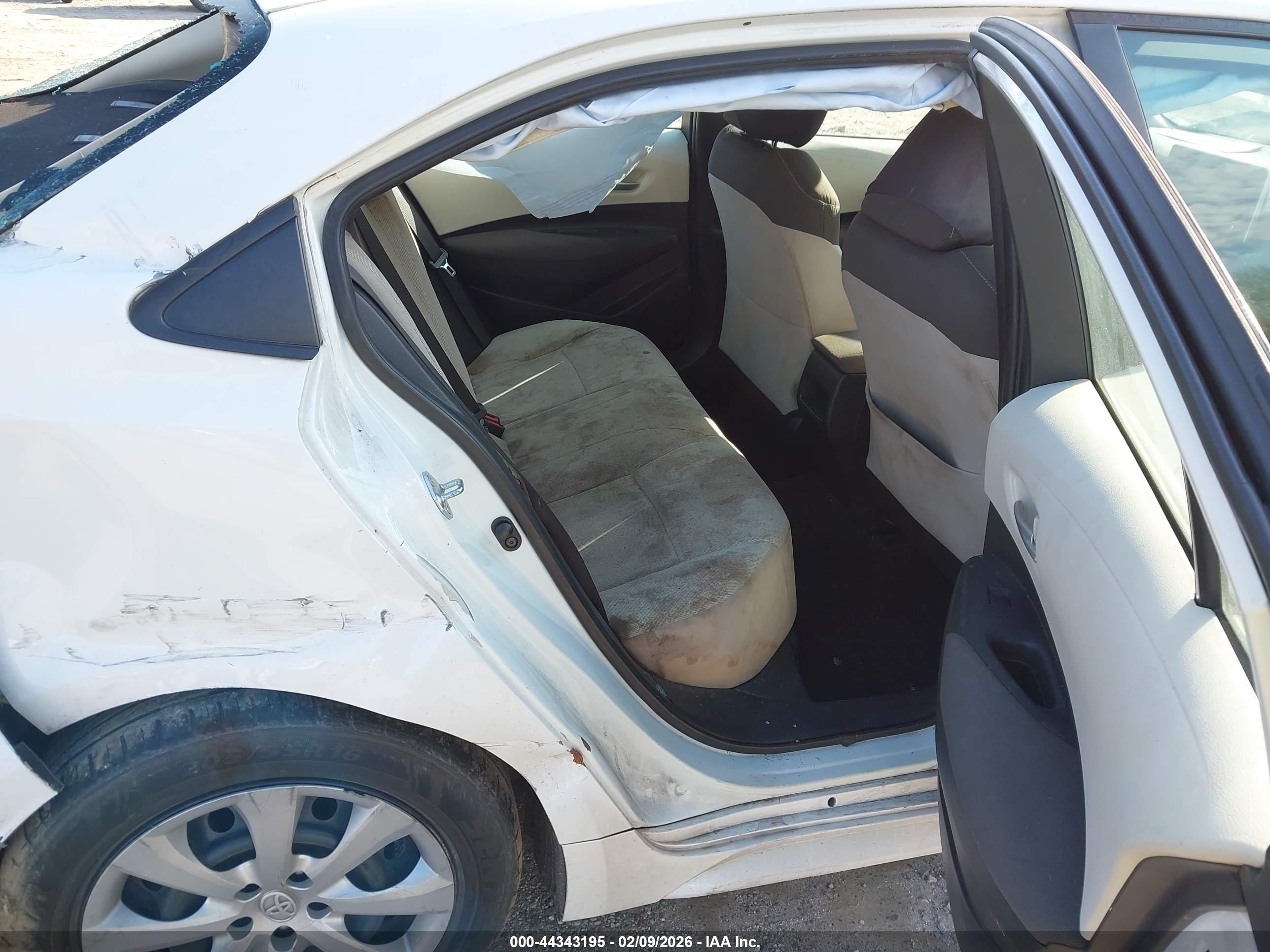 TOYOTA COROLLA image 8