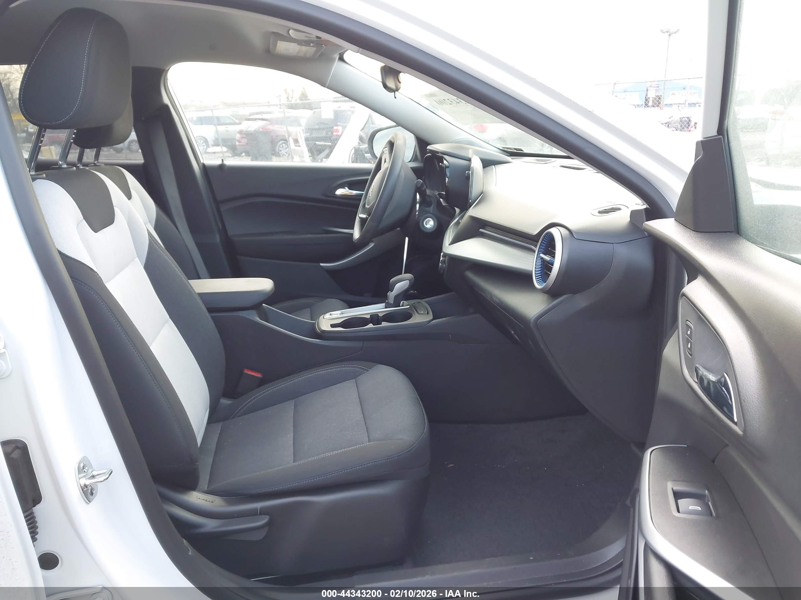 CHEVROLET TRAX image 5
