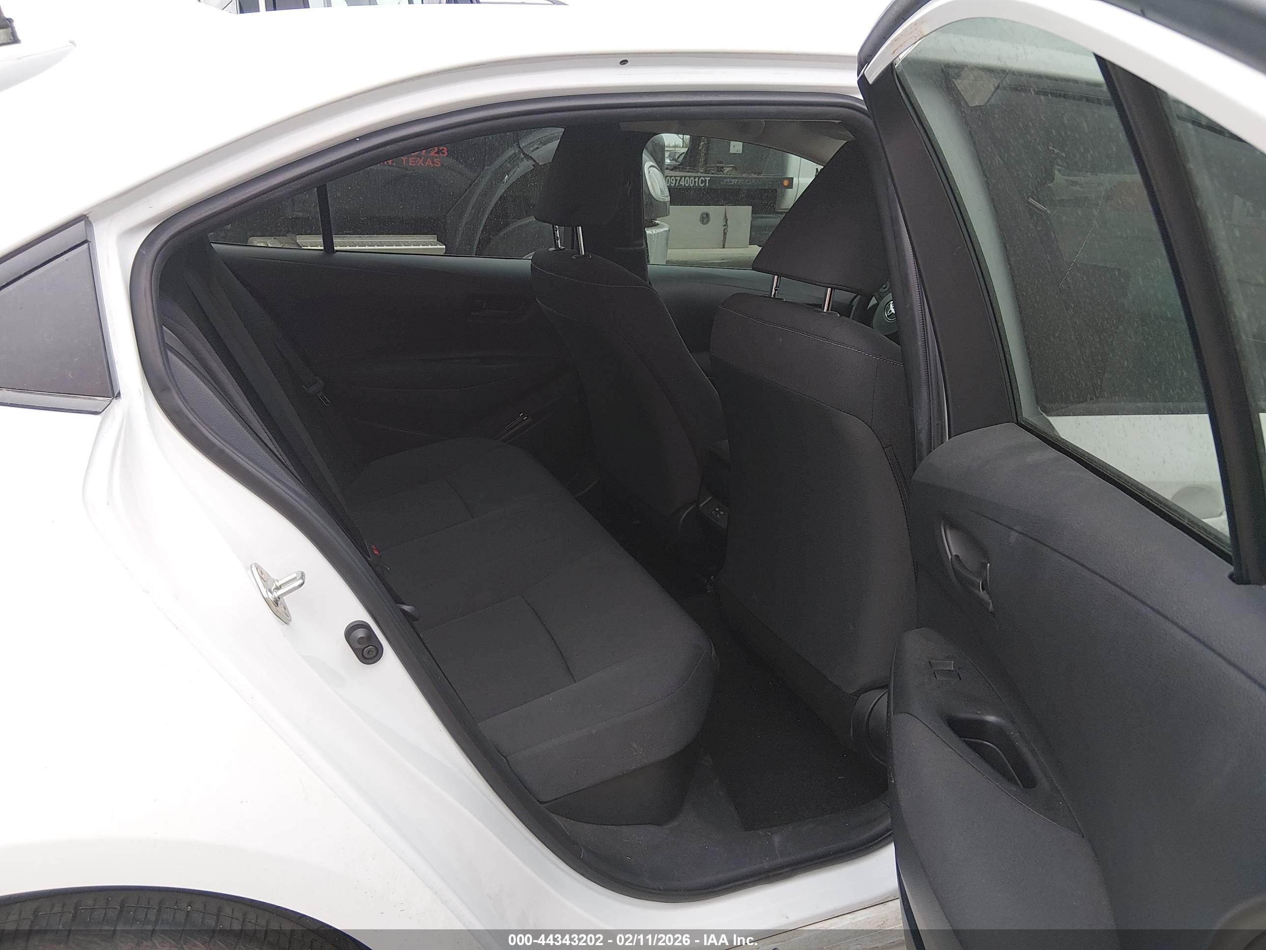 TOYOTA COROLLA image 8