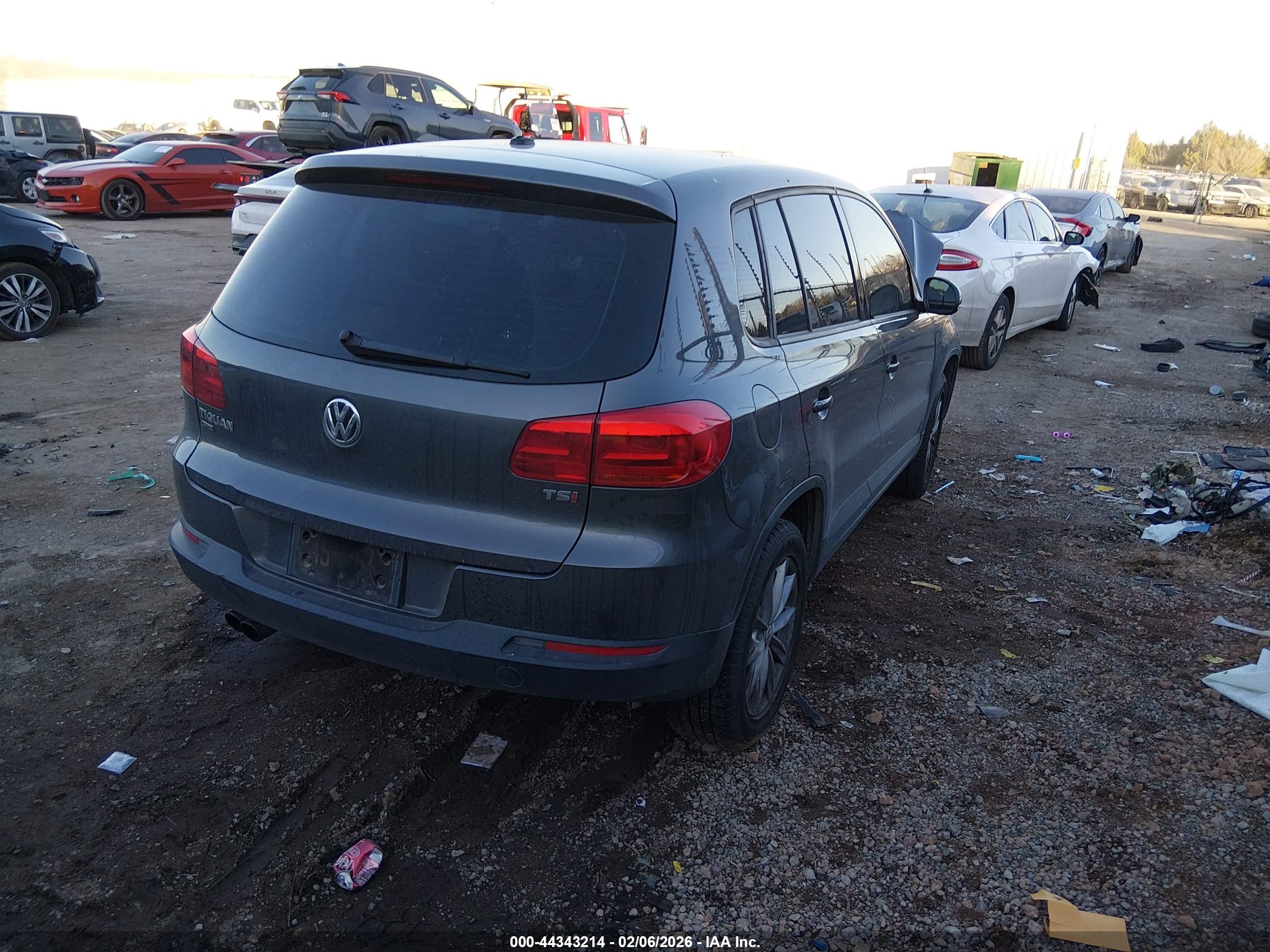 VOLKSWAGEN TIGUAN image 4