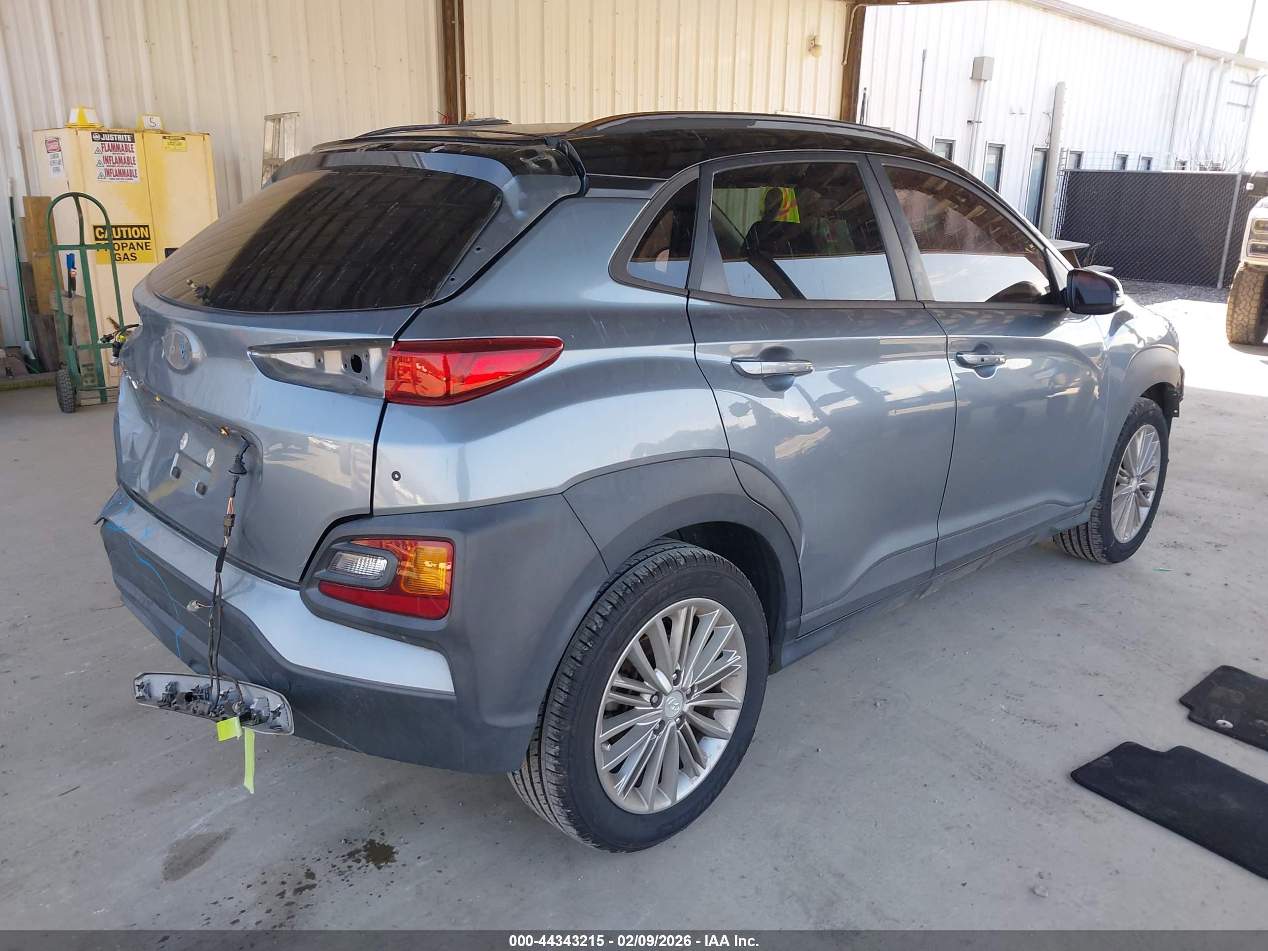 HYUNDAI KONA image 4