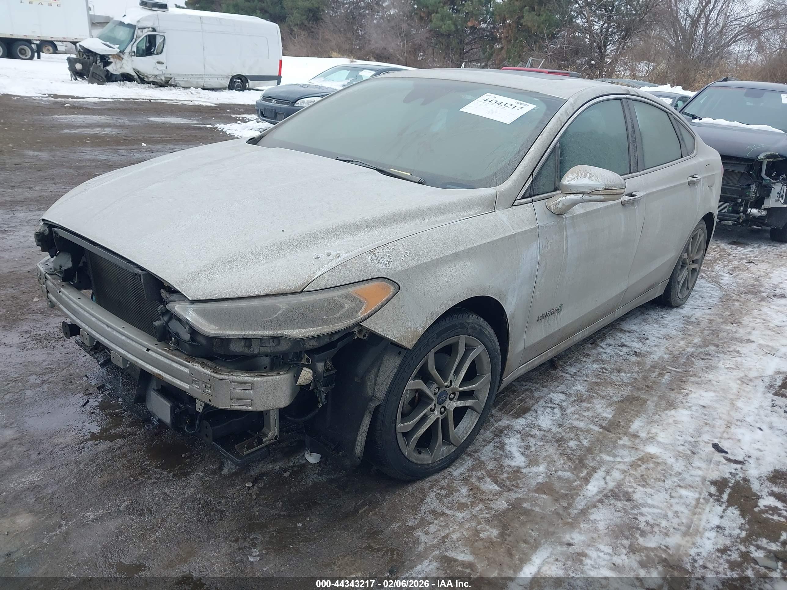 FORD FUSION image 2