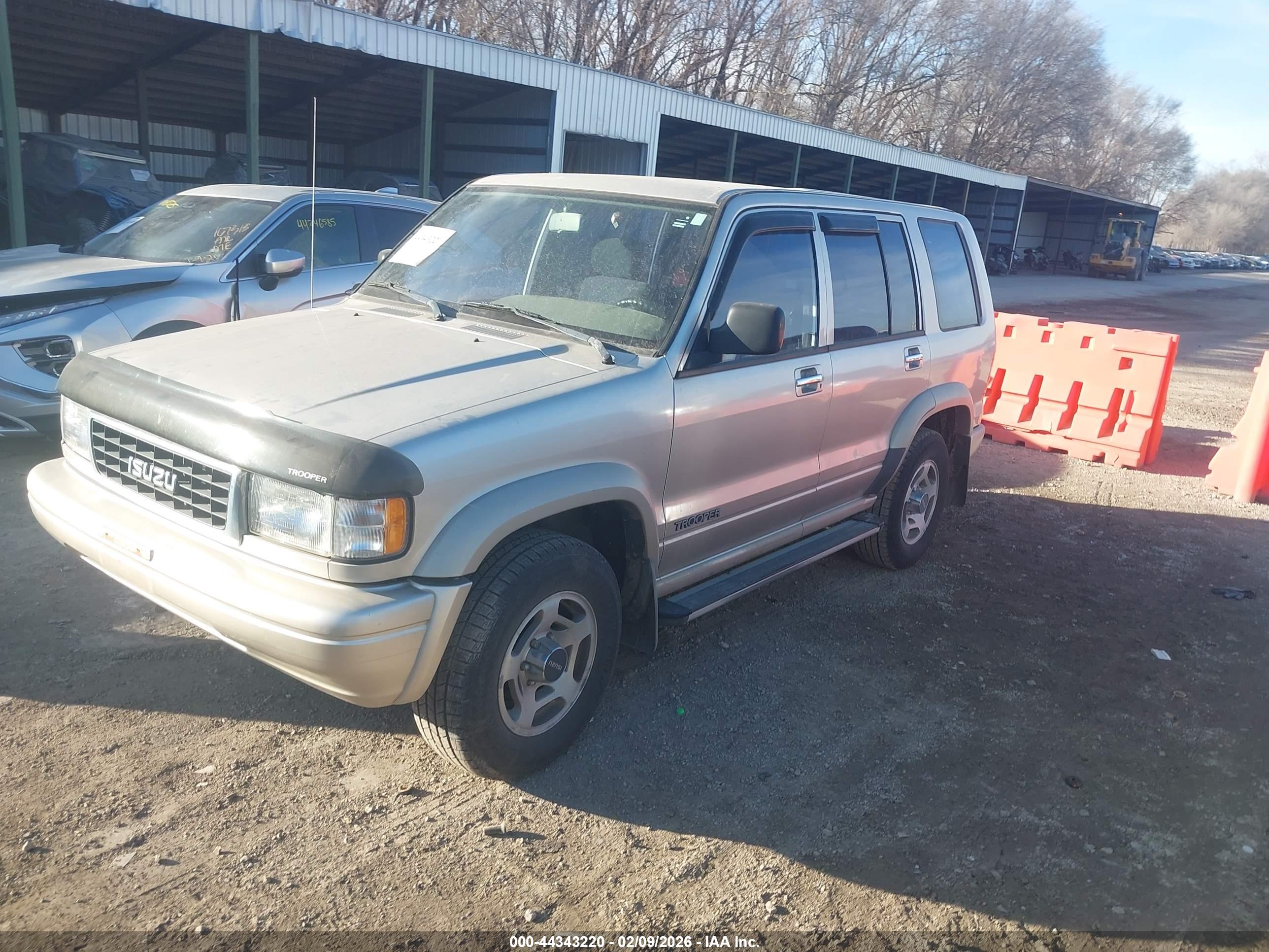 ISUZU TROOPER image 2