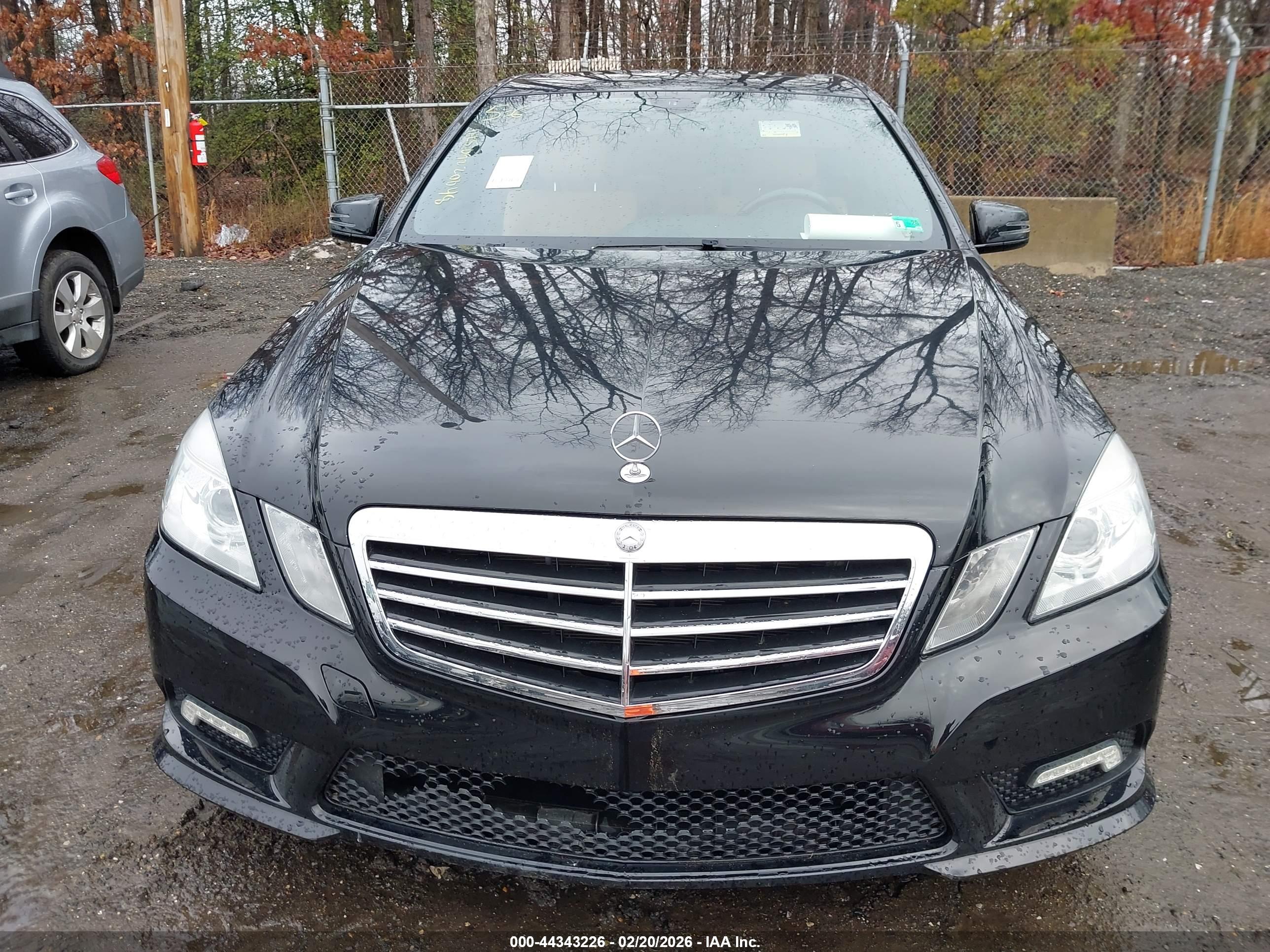 MERCEDES-BENZ E image 10