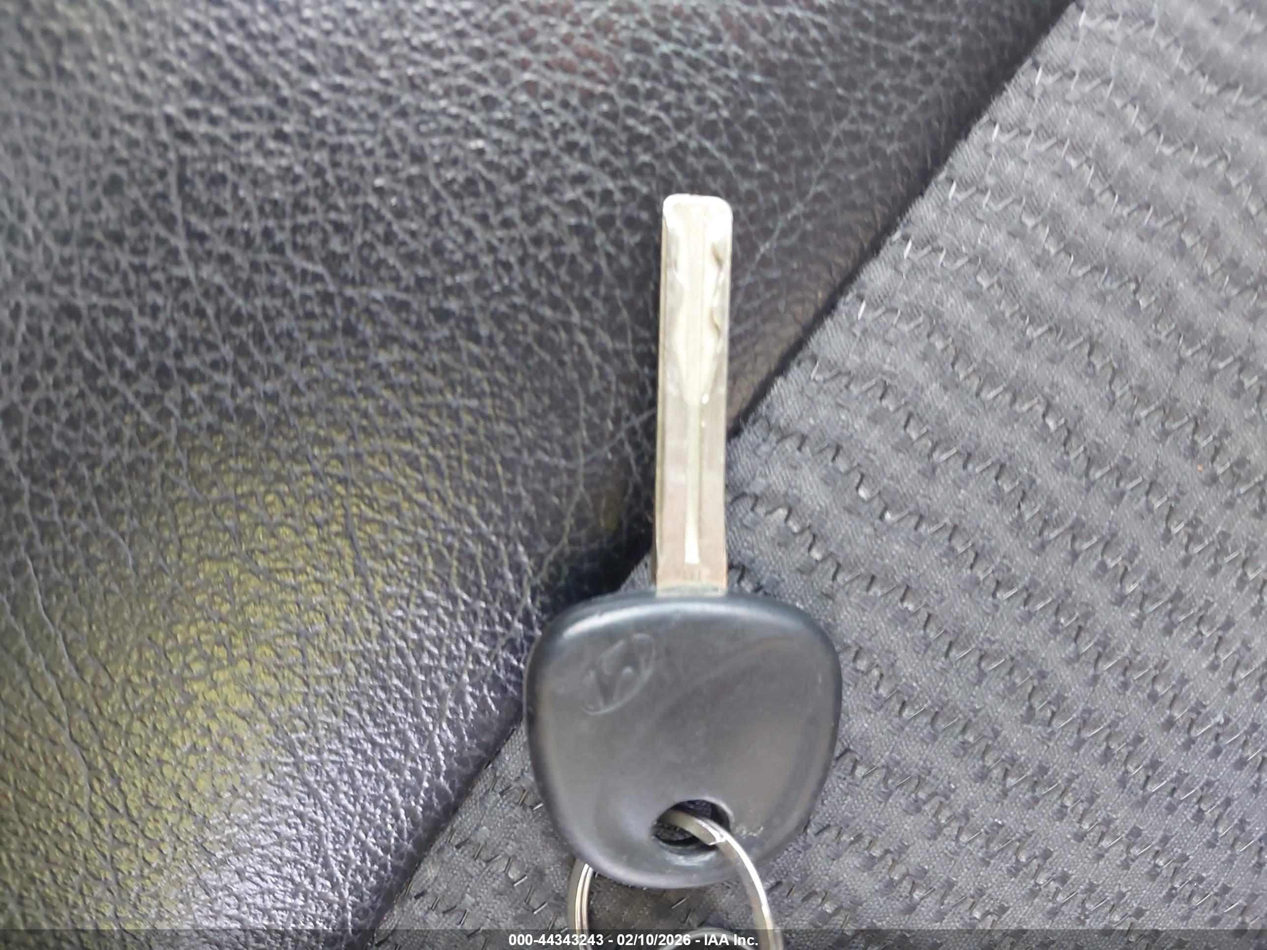 HYUNDAI TUCSON image 11