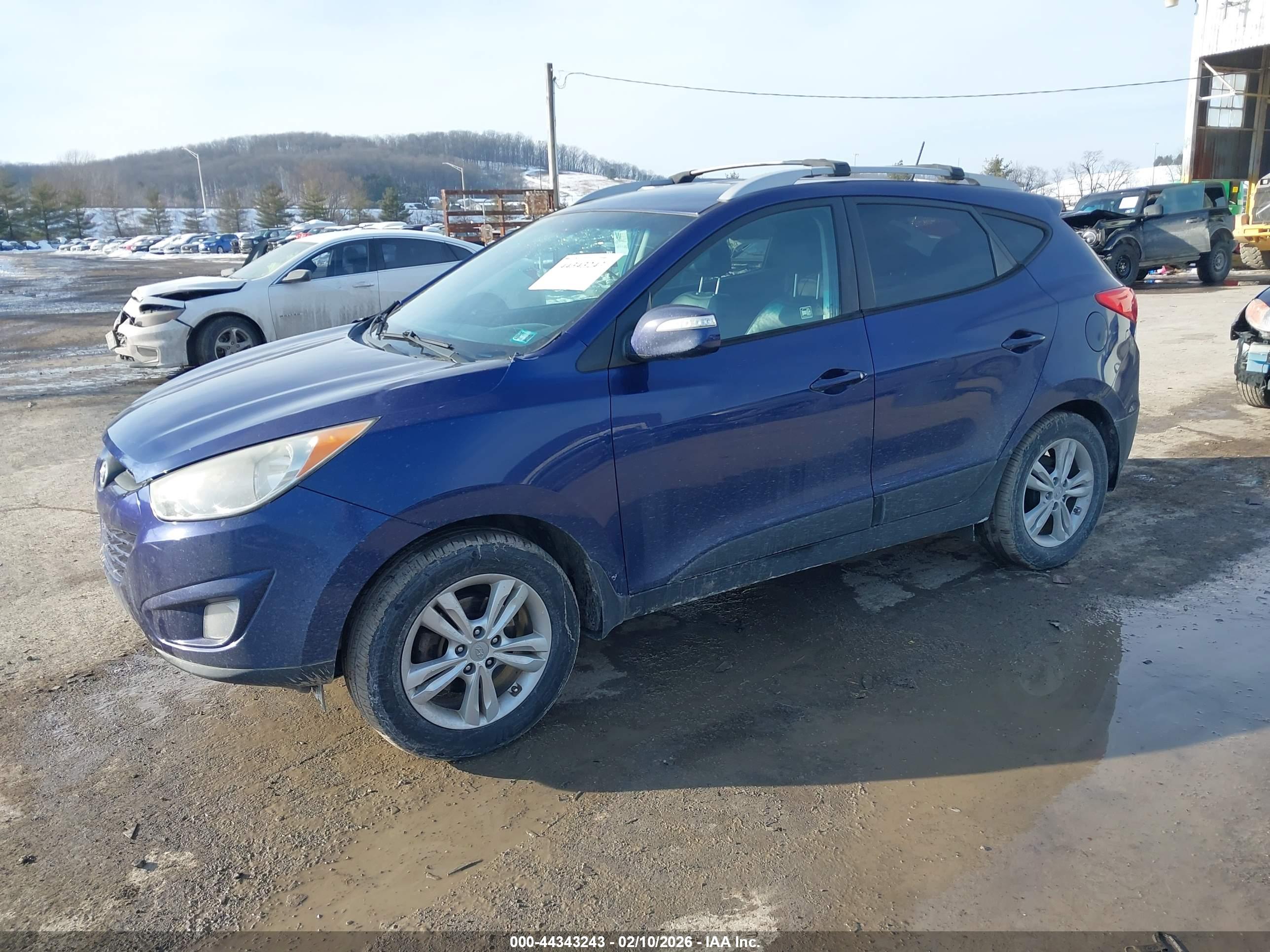 HYUNDAI TUCSON image 2