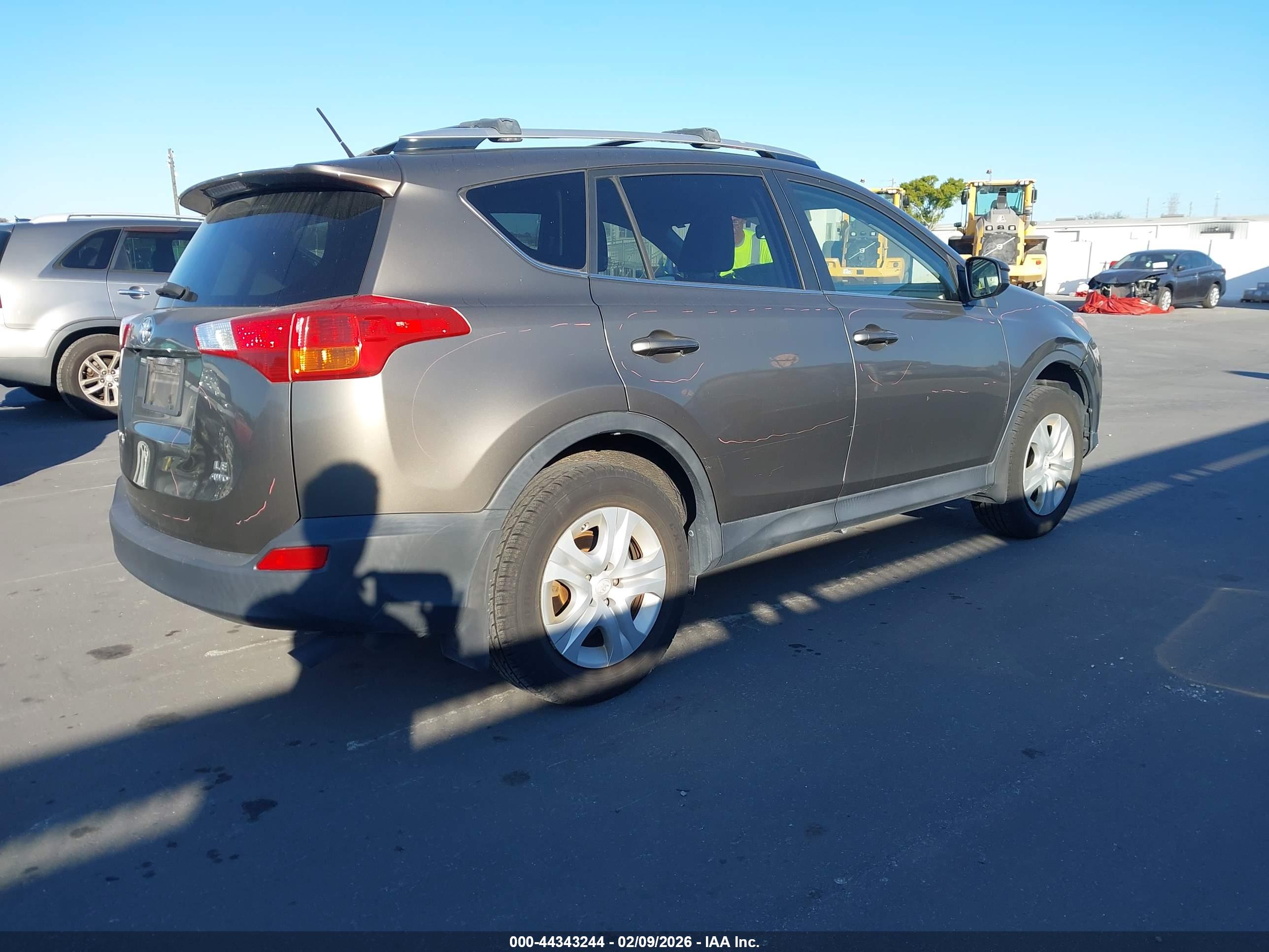 TOYOTA RAV4 image 4