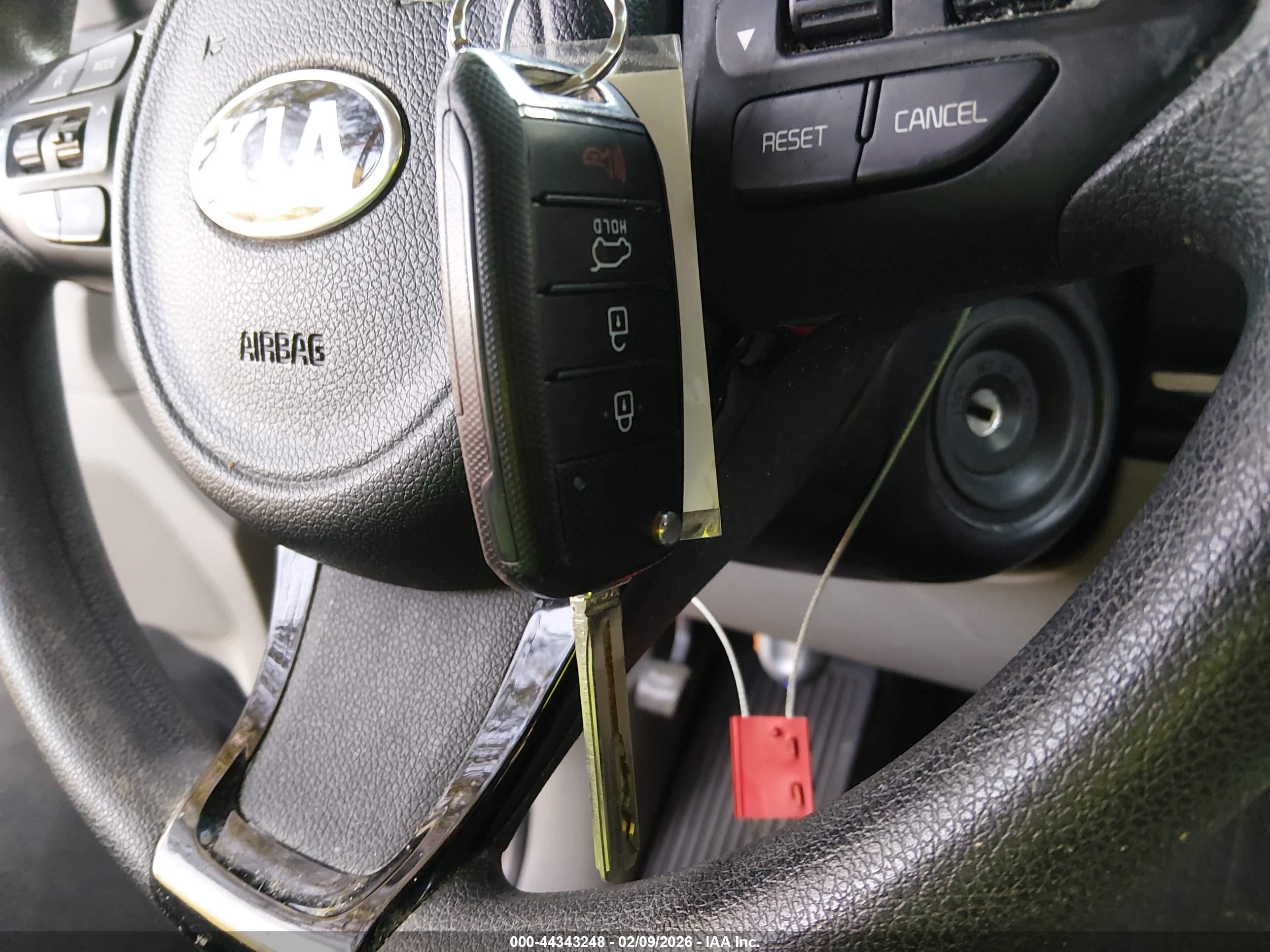 KIA SEDONA image 11