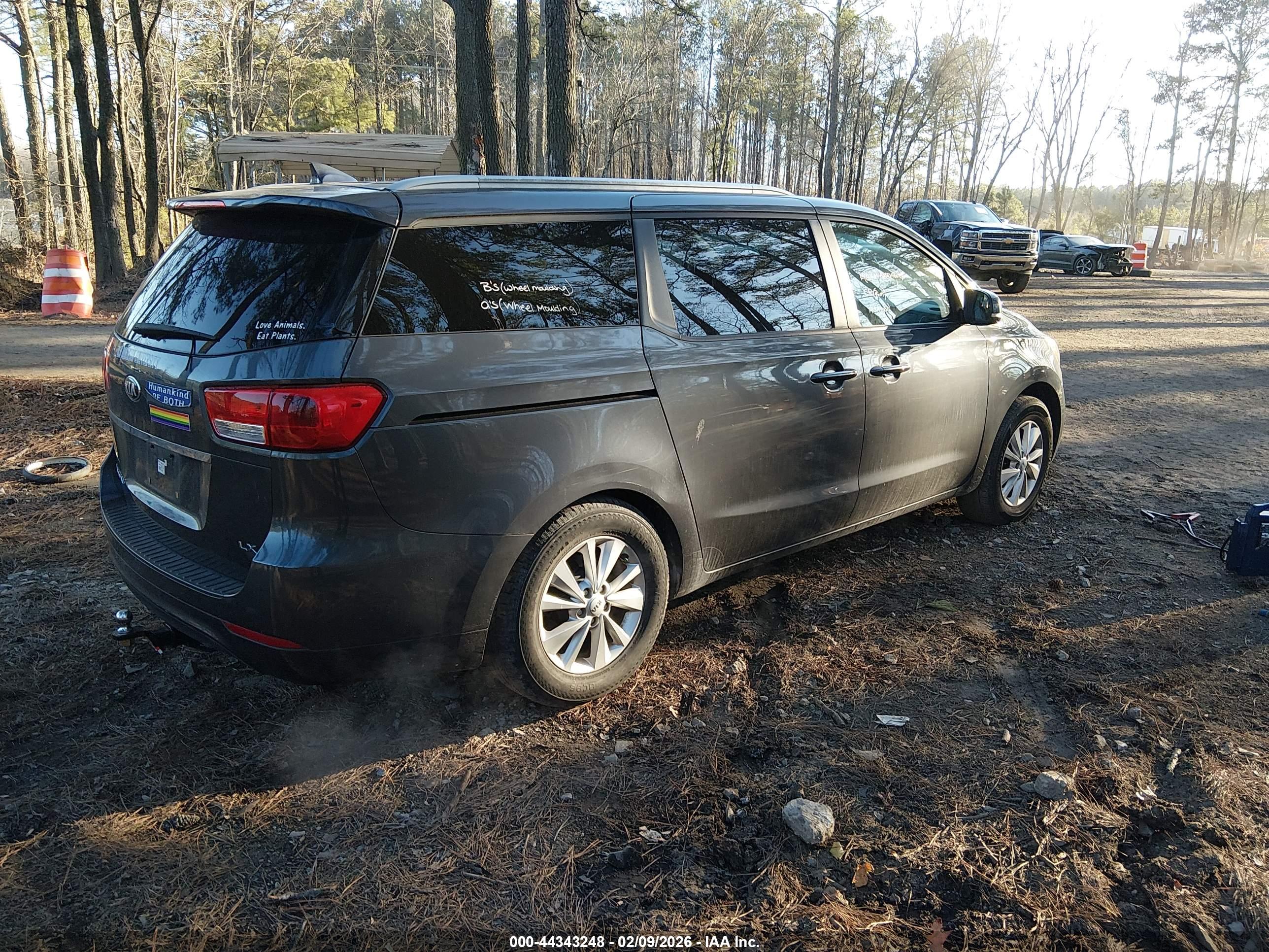 KIA SEDONA image 4
