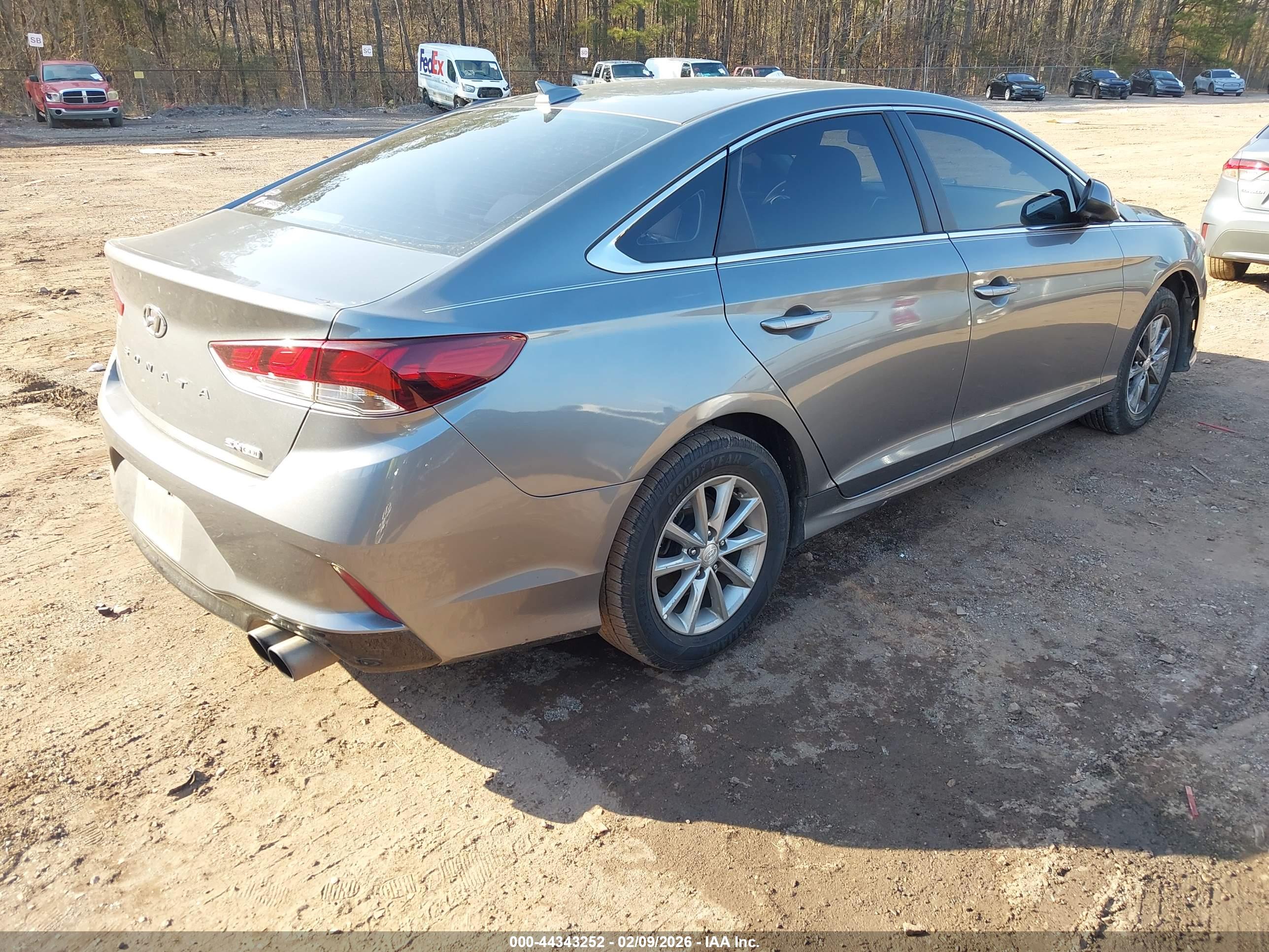 HYUNDAI SONATA image 4