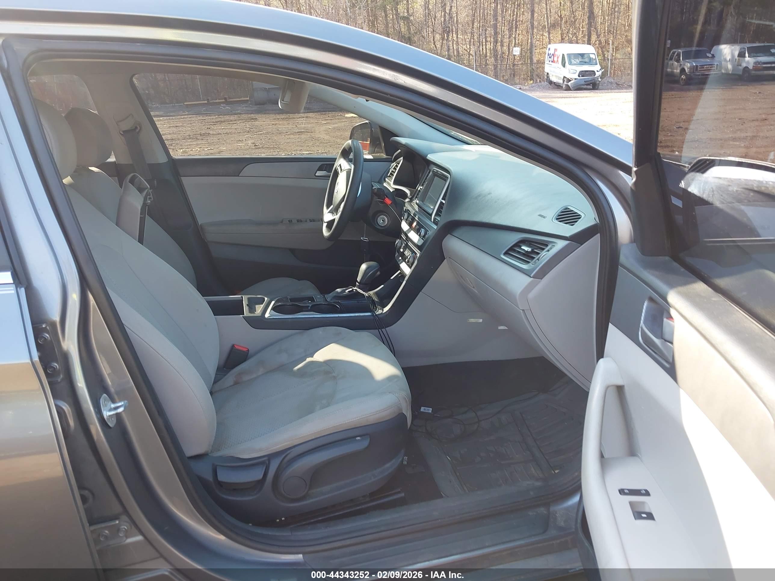 HYUNDAI SONATA image 5