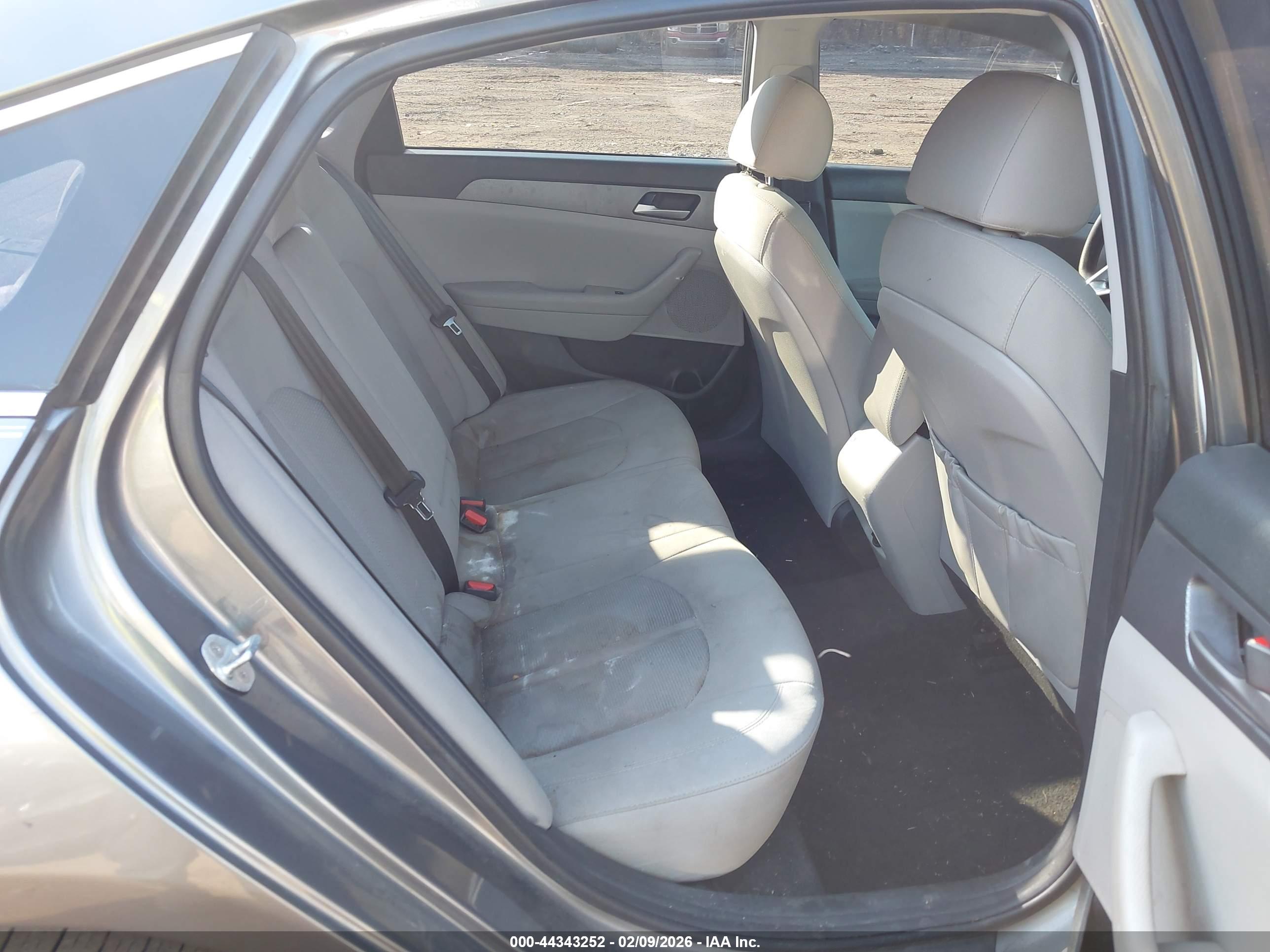 HYUNDAI SONATA image 8