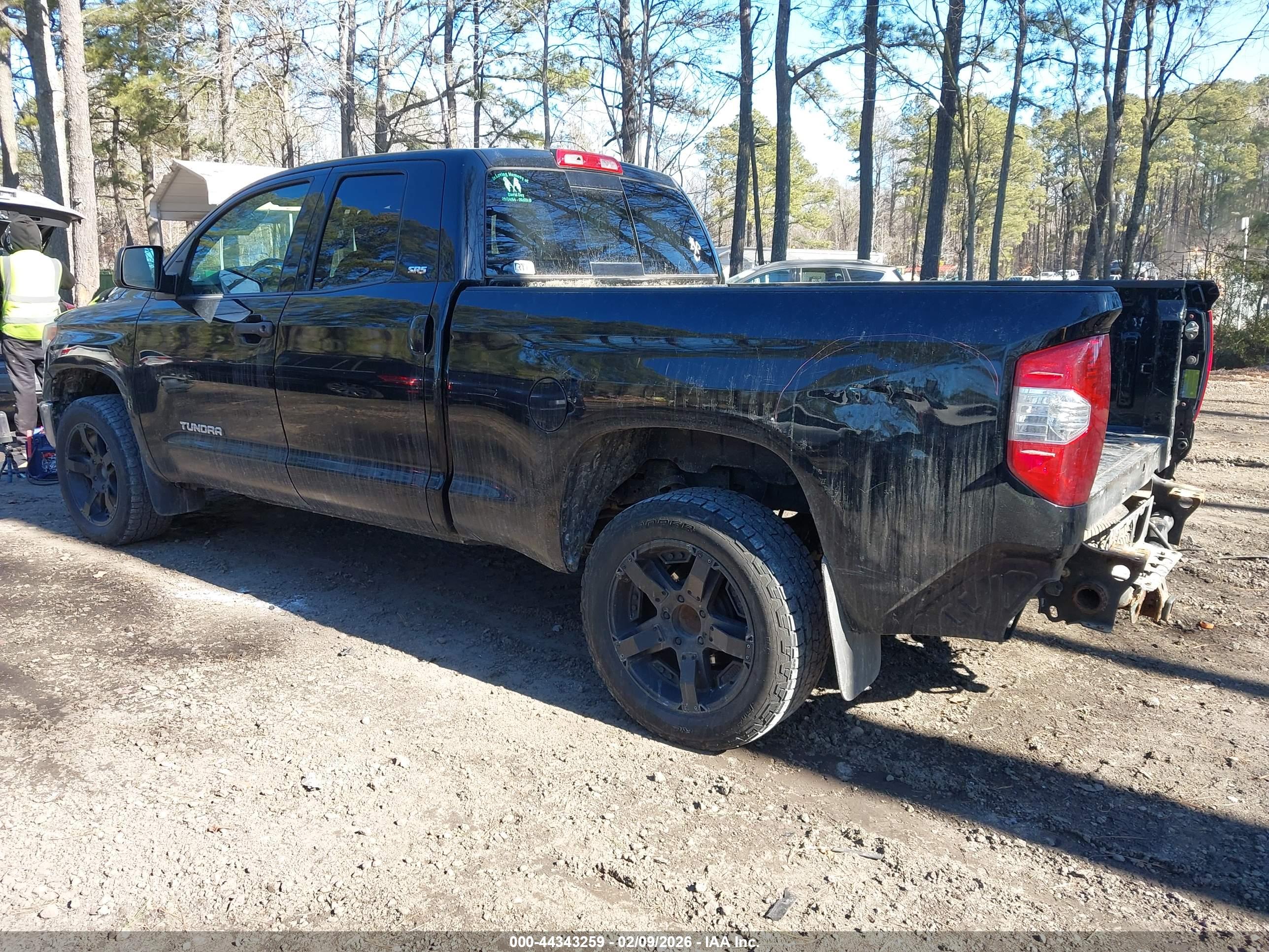 TOYOTA TUNDRA image 3