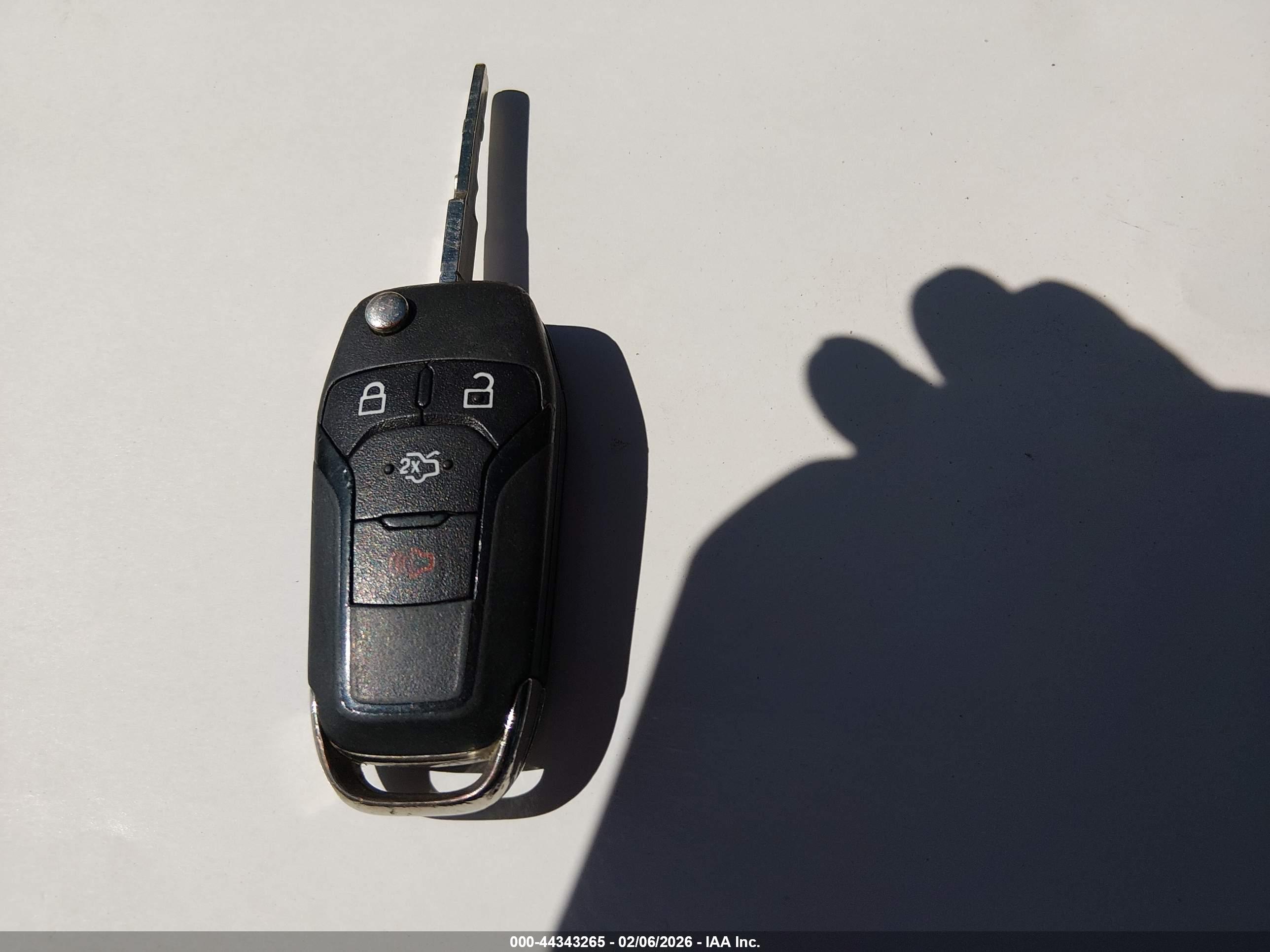 FORD FUSION image 11