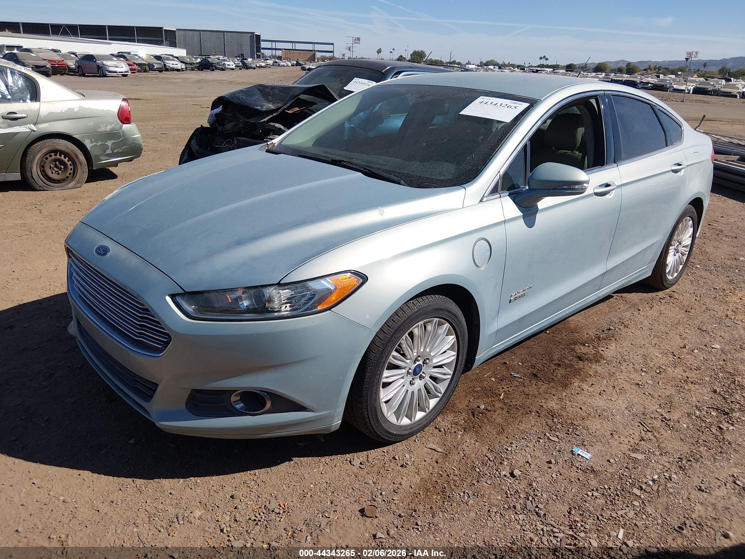 FORD FUSION image 2
