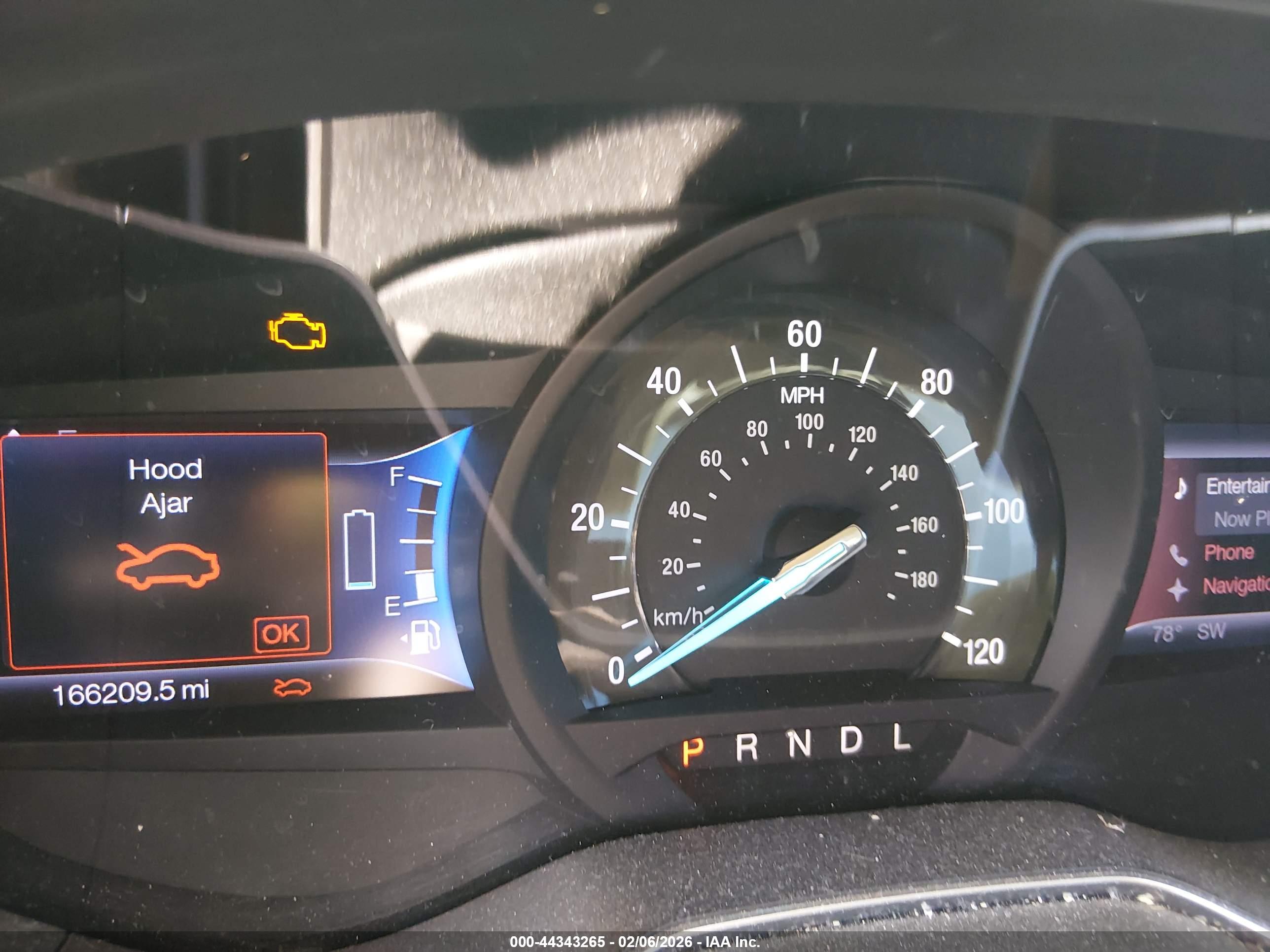 FORD FUSION image 7