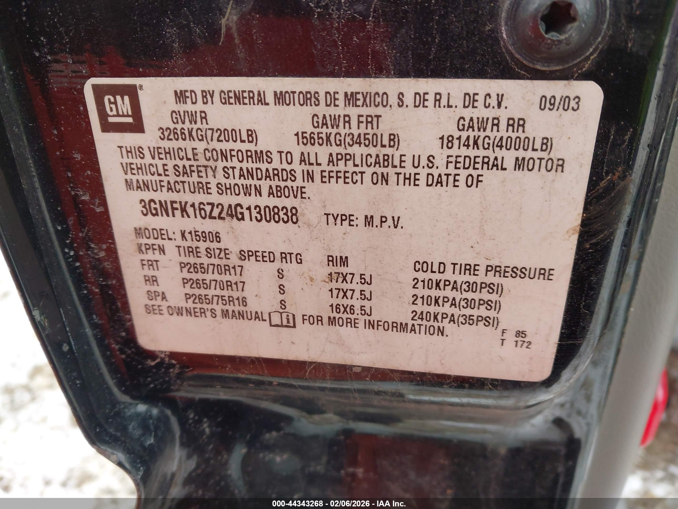 CHEVROLET SUBURBAN image 9