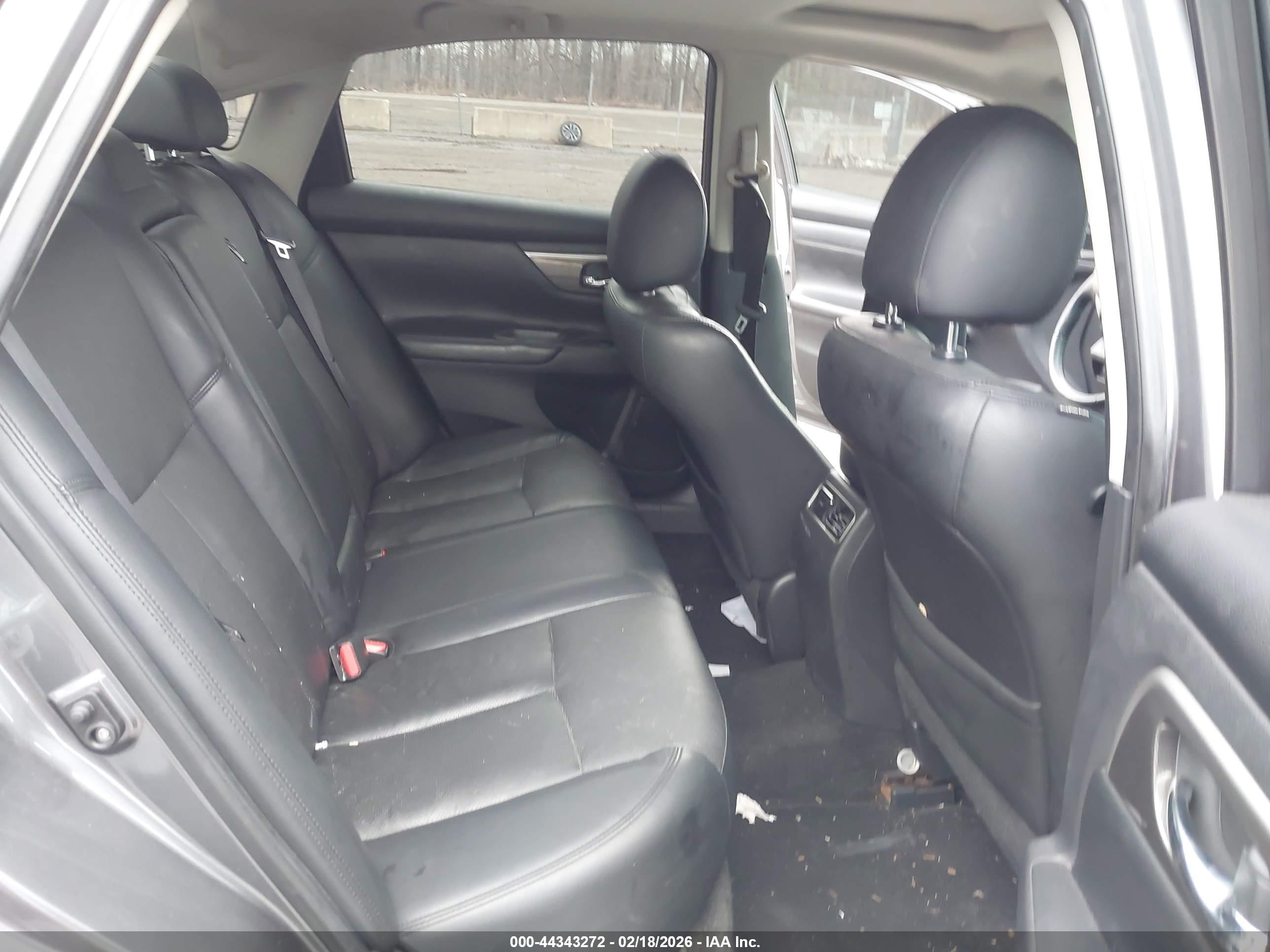 NISSAN ALTIMA image 8