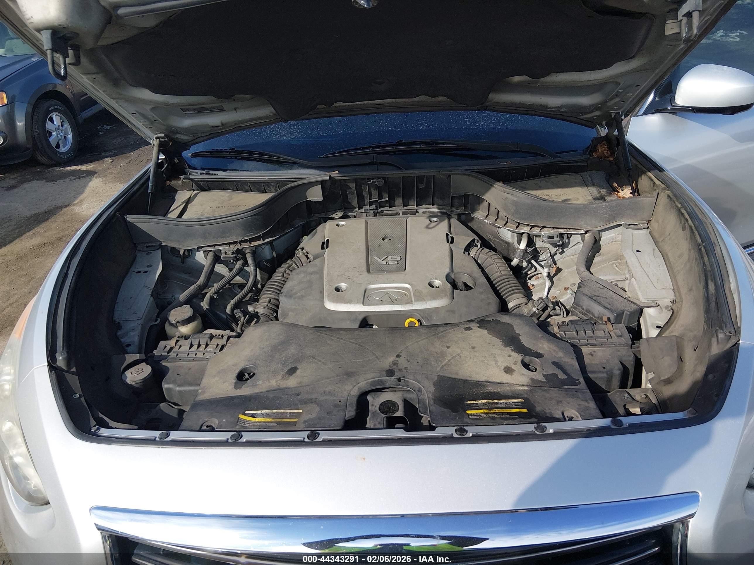 INFINITI FX35 image 10