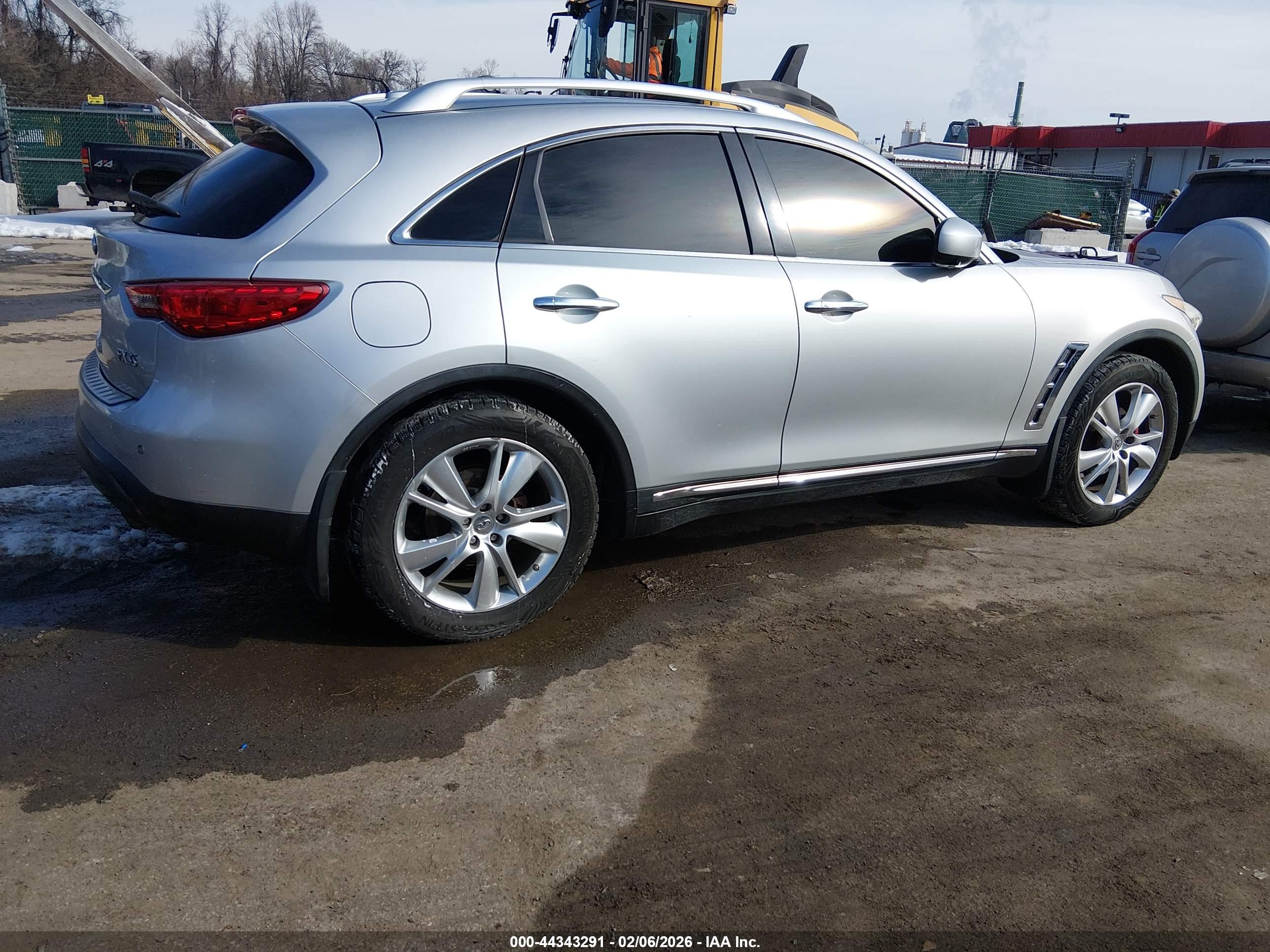 INFINITI FX35 image 4